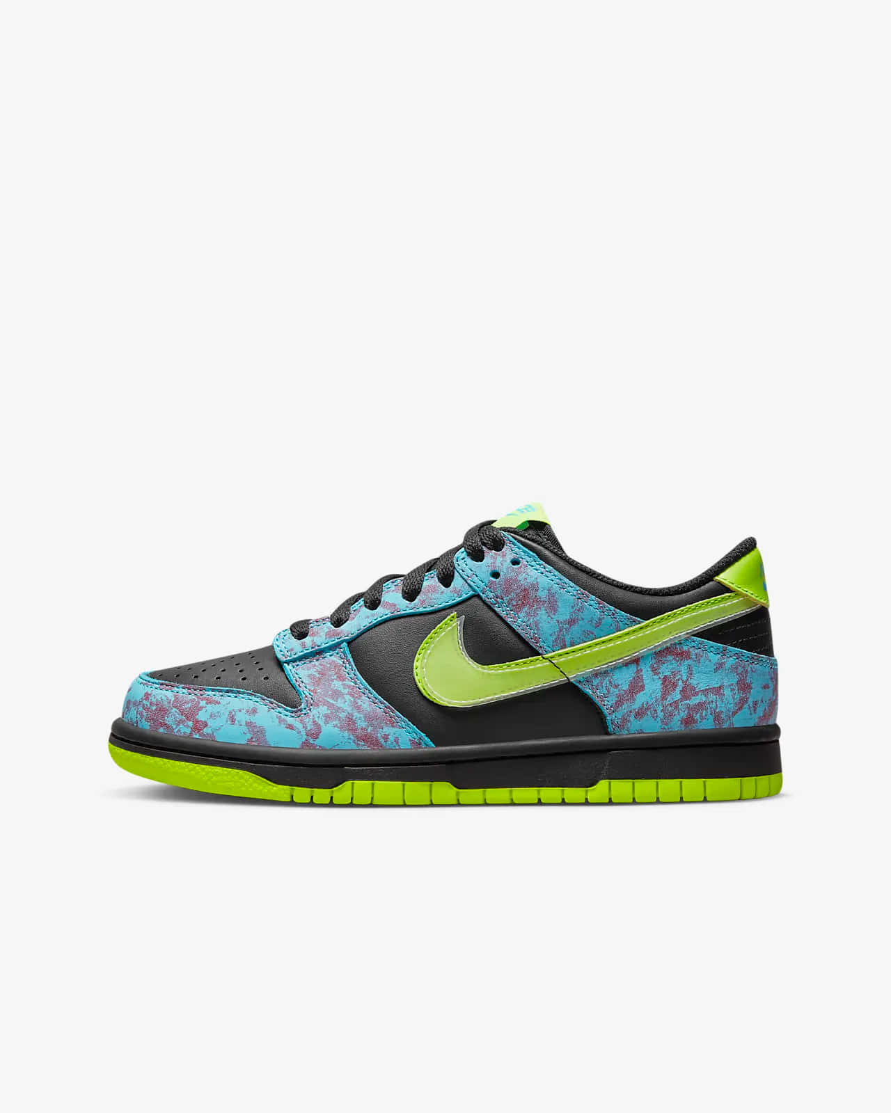 Nike 桌布 壁紙 — 一雙充滿活力的Nike Dunk運動鞋，黑色鞋身，電光綠色點綴，側面有藍色大理石紋圖案。