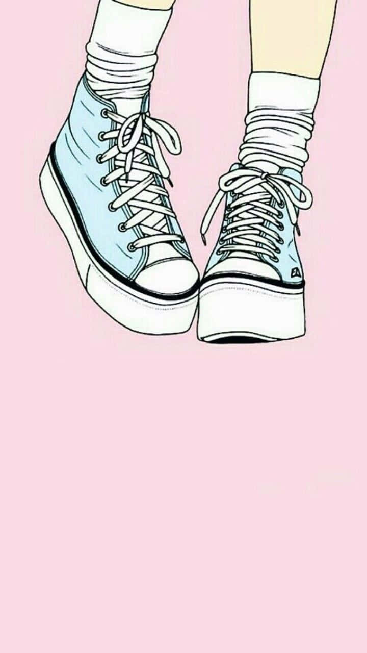 Cute Shoes 桌布 壁紙 — 一雙淺藍色高筒運動鞋，配有白色鞋帶和厚底，搭配捲起的白色襪子，置於柔和粉紅色背景上。