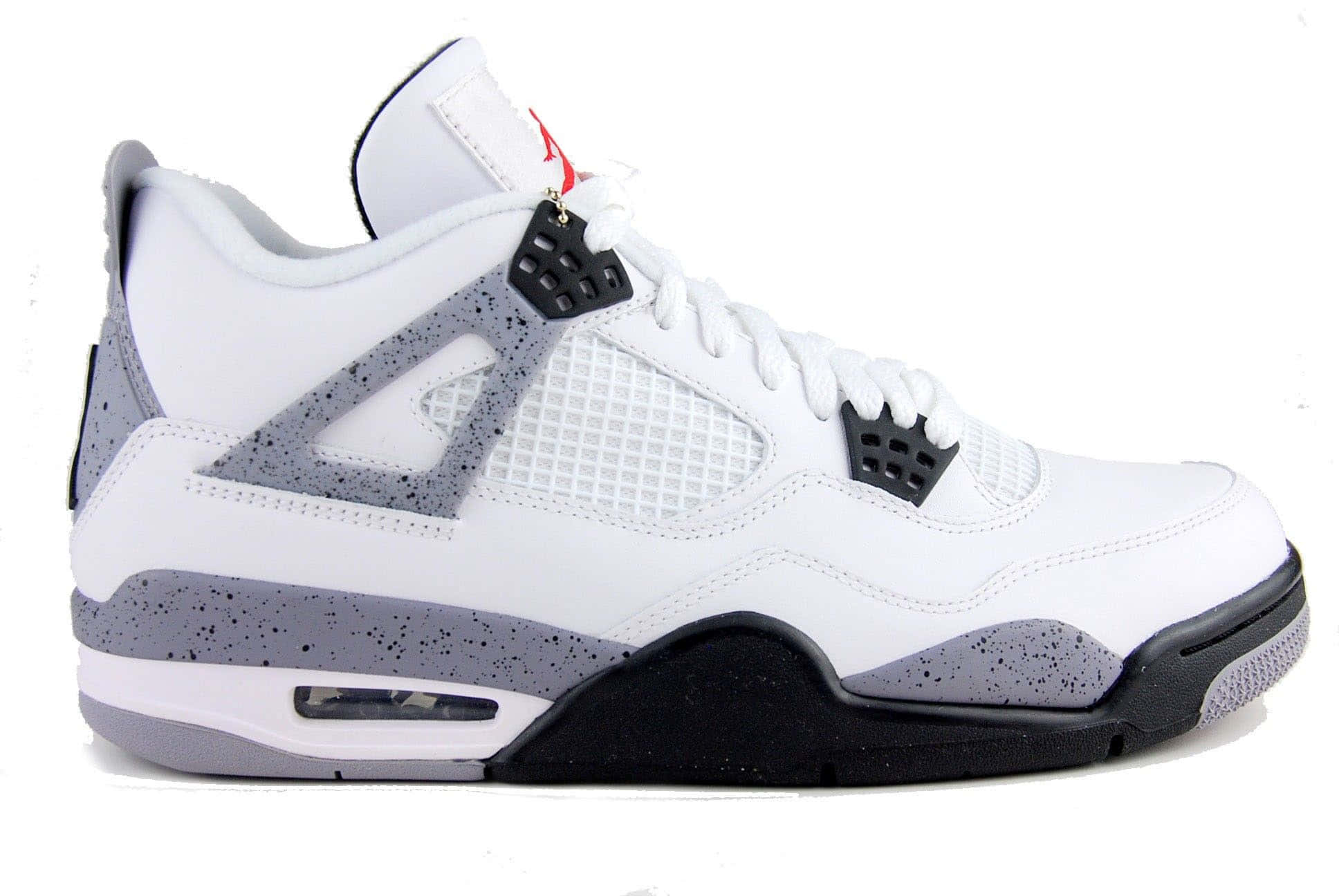 Sneaker 桌布 壁紙 — 一雙純白色Jordan 4運動鞋，帶有灰色斑點點綴和黑色細節，在乾淨的攝影棚燈光下展示。