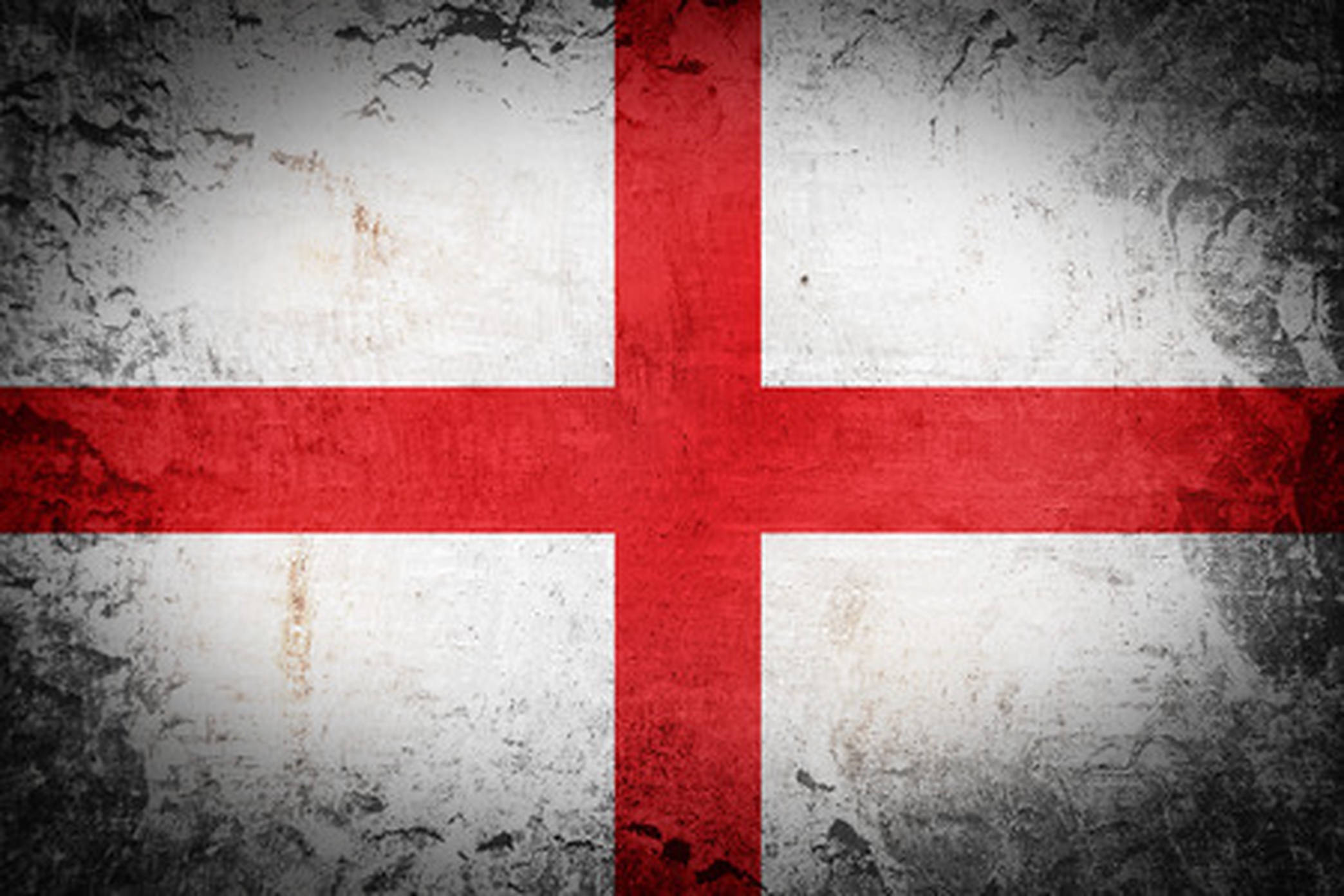 England Flag 桌布 壁紙 — 一面帶有紅色十字的英格蘭國旗，在紋理白色背景上顯現出歲月和磨損的痕跡。