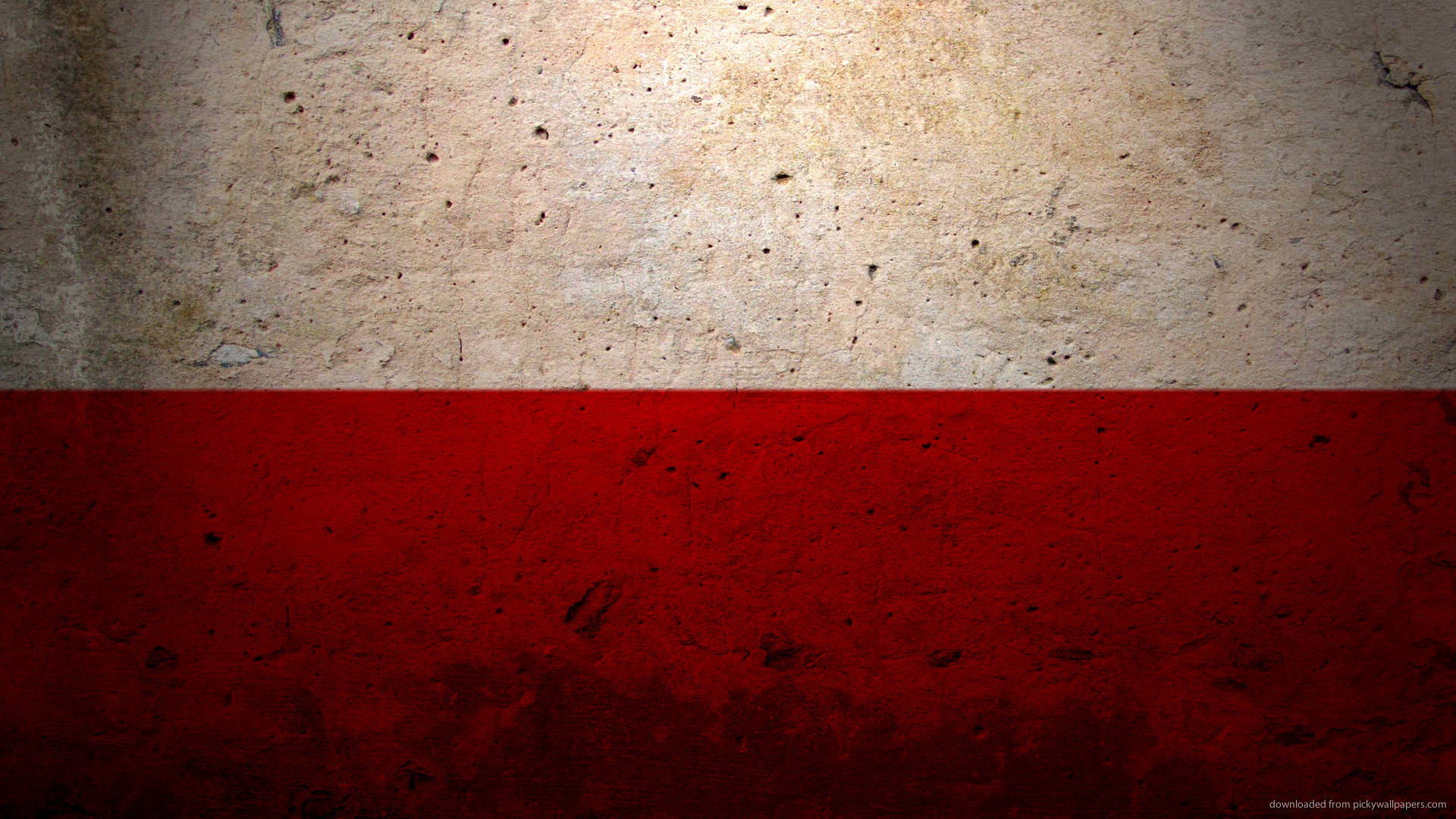 Poland Flag 桌布 壁紙 — 一面風化的混凝土牆，塗有波蘭的紅白橫條紋，顯示出質感和磨損。