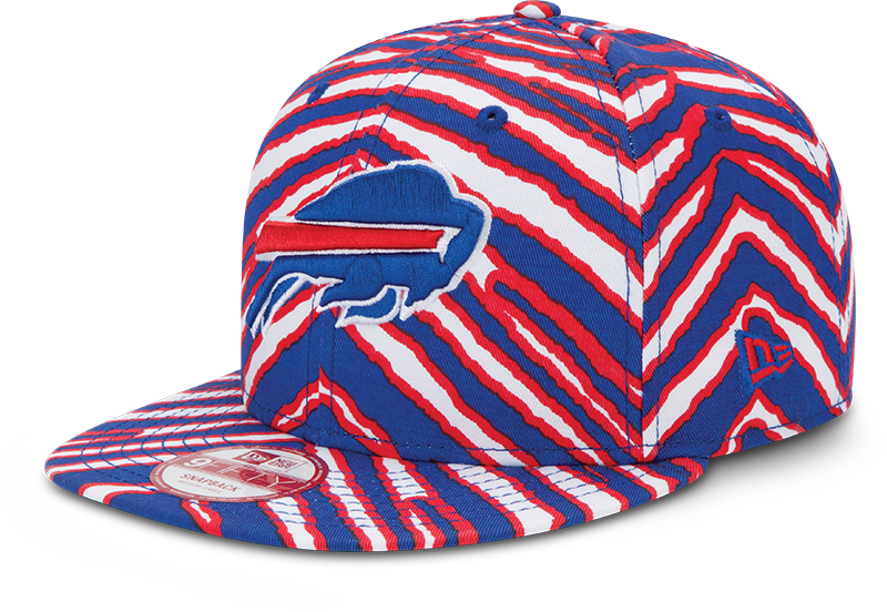 水牛 桌布 壁紙 — 一頂 Buffalo Bills NFL 帽子，帶有醒目的紅、白、藍色鋸齒圖案和球隊標誌。