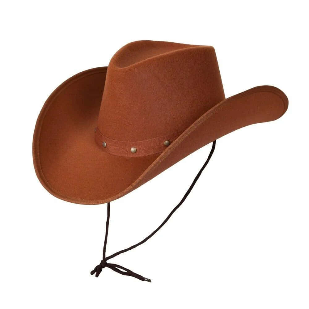 Cowboy Hat 桌布 壁紙 — 一頂經典的棕色牛仔帽，帶有寬帽簷和銀色飾釘，置於潔淨的白色背景前。