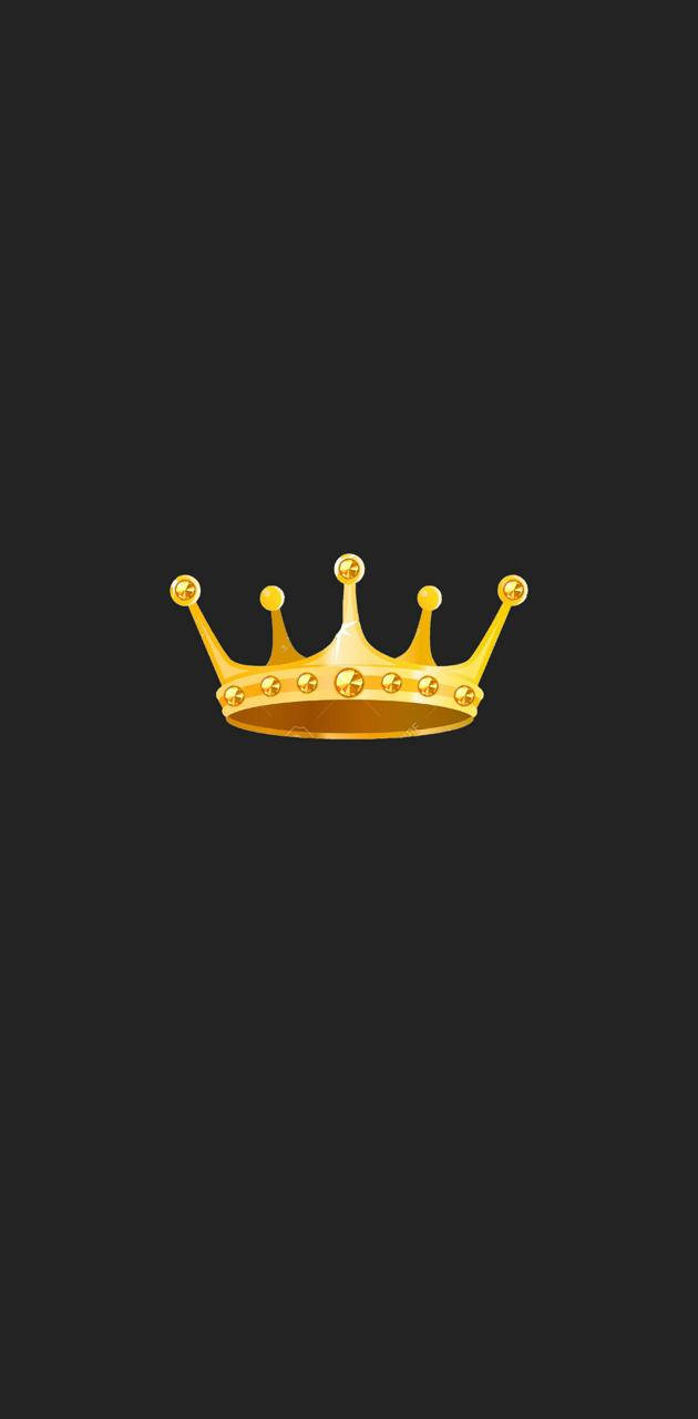 King And Queen 桌布 壁紙 — 一頂閃閃發光的金色皇冠，有五個尖刺和珠飾帶，位於純黑色背景中央。