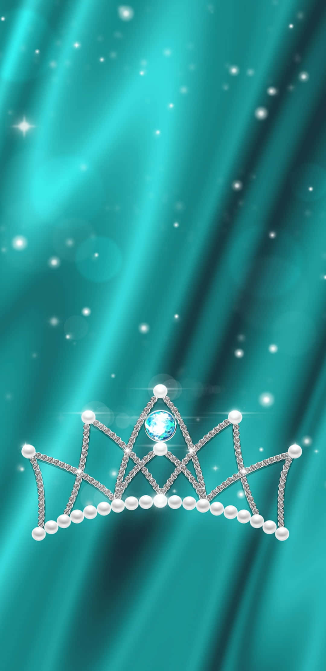 Princess Crown 桌布 壁紙 — 一頂閃閃發光的鑽石皇冠，中央鑲有藍色寶石和珍珠點綴，在閃爍的藍綠色布料背景上，伴隨著星狀光芒閃耀。