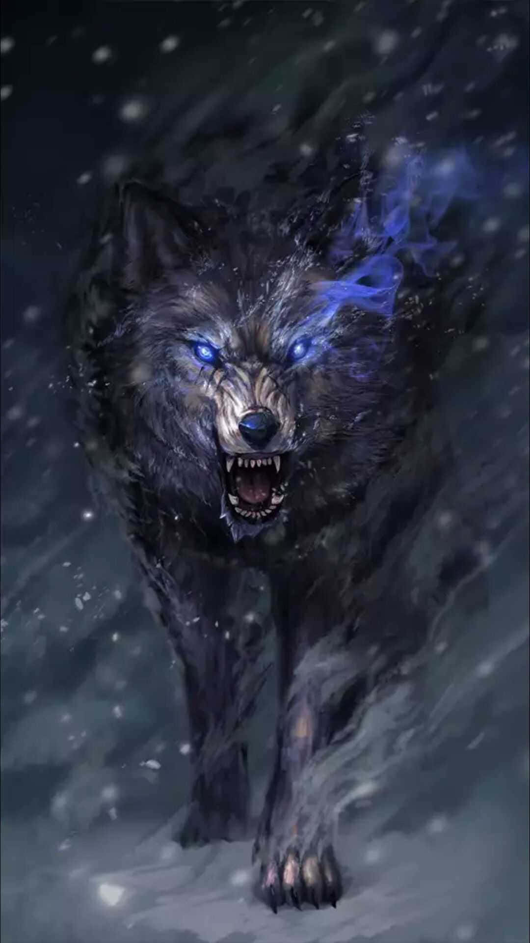 Angry Wolf 桌布 壁紙 — 一頭兇猛的狼，擁有發光的藍色眼睛和冰冷的藍色能量，在黑暗的冬季暴風雪中向前衝刺。