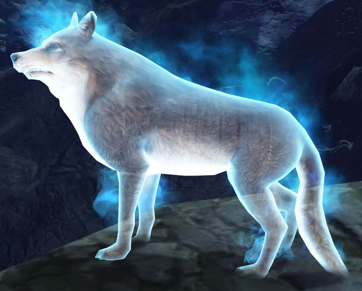 Mythical Wolf 桌布 壁紙 — 一頭發光的白狼在岩石地形上警覺地站立，在黑暗洞穴背景下發出電光藍色的能量。