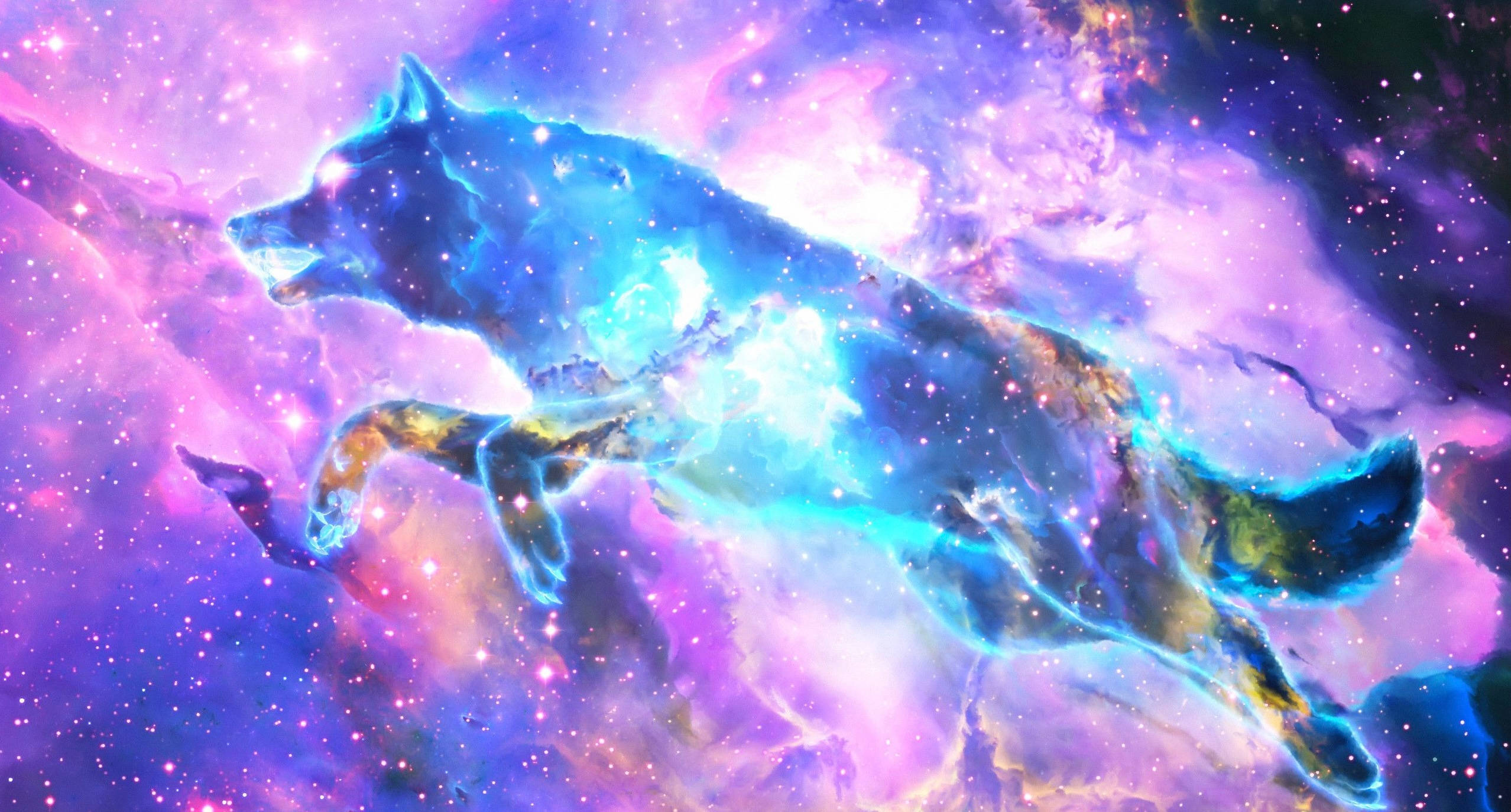 銀河狼 桌布 壁紙 — 一頭雄偉的狼奔騰穿過充滿活力的宇宙星雲，散發著電光藍和紫色。
