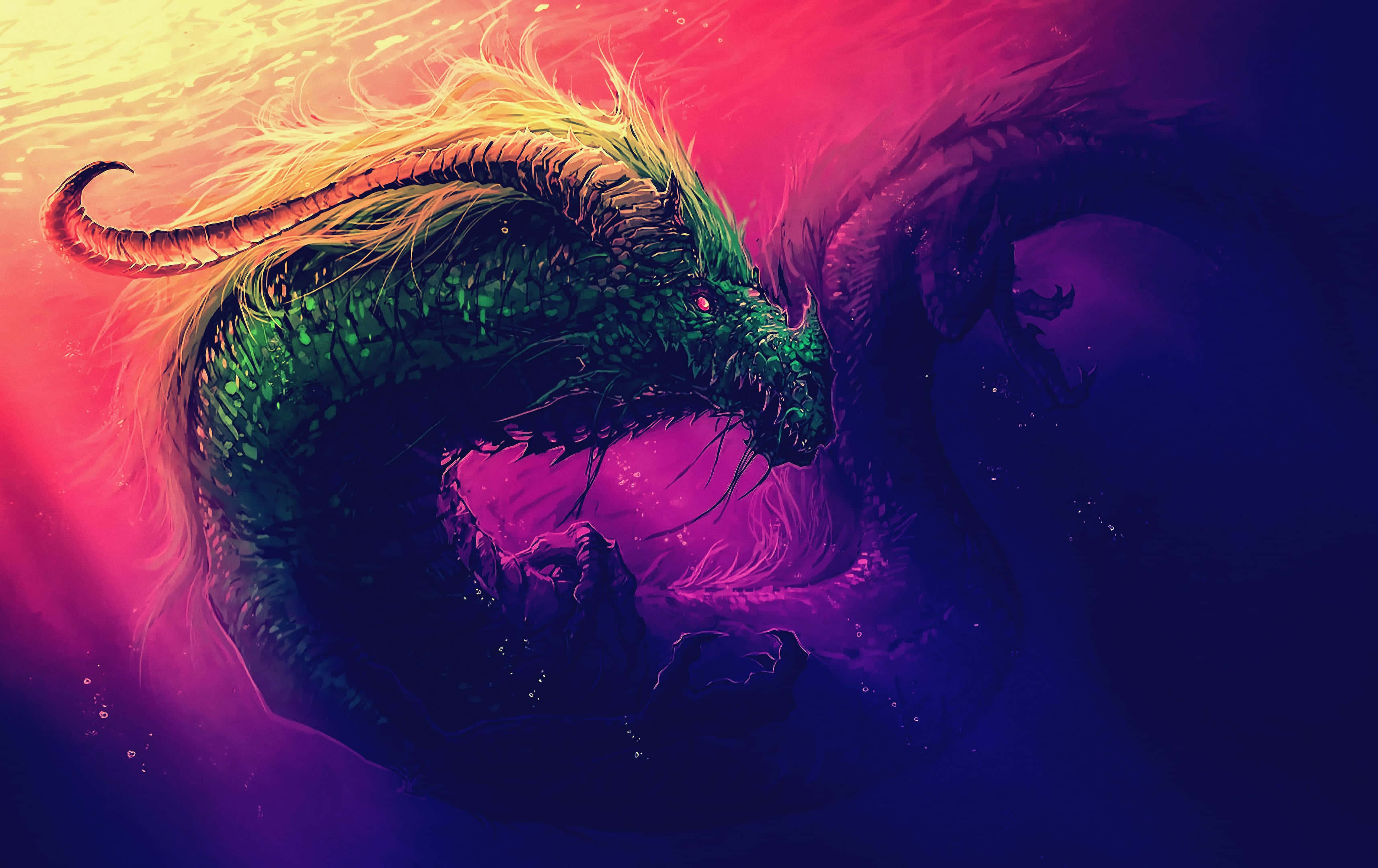 Mythical Dragon 桌布 壁紙 — 一頭雄偉的綠色龍，帶有火焰般的鬃毛，蜿蜒穿過粉紅、紫和金黃色的鮮豔漸變天空。