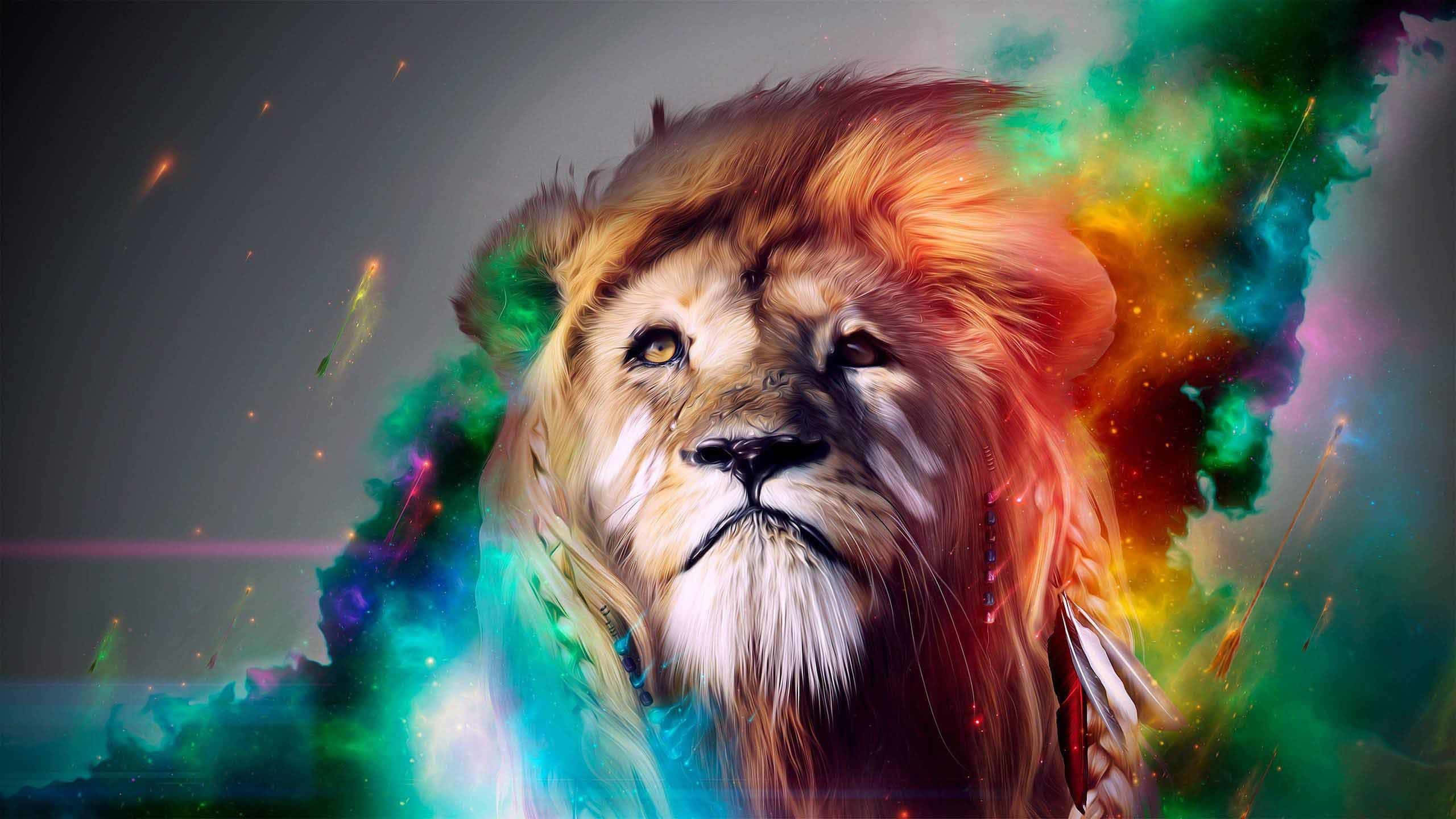 Trippy 3d Art 桌布 壁紙 — 一頭雄獅的頭部從充滿活力、帶有旋轉彩虹色和發光粒子的宇宙星雲中浮現。