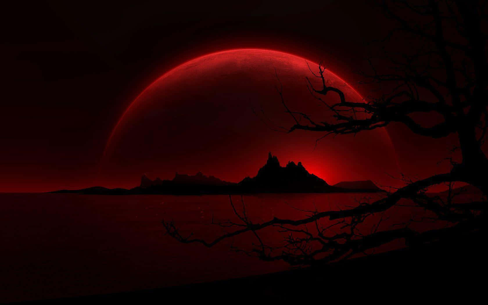 Dark Island 桌布 壁紙 — 一顆令人不安的紅色星球籠罩在深紅色的天空下，黑暗的景觀中襯托出樹木的剪影和鋸齒狀的山脈。