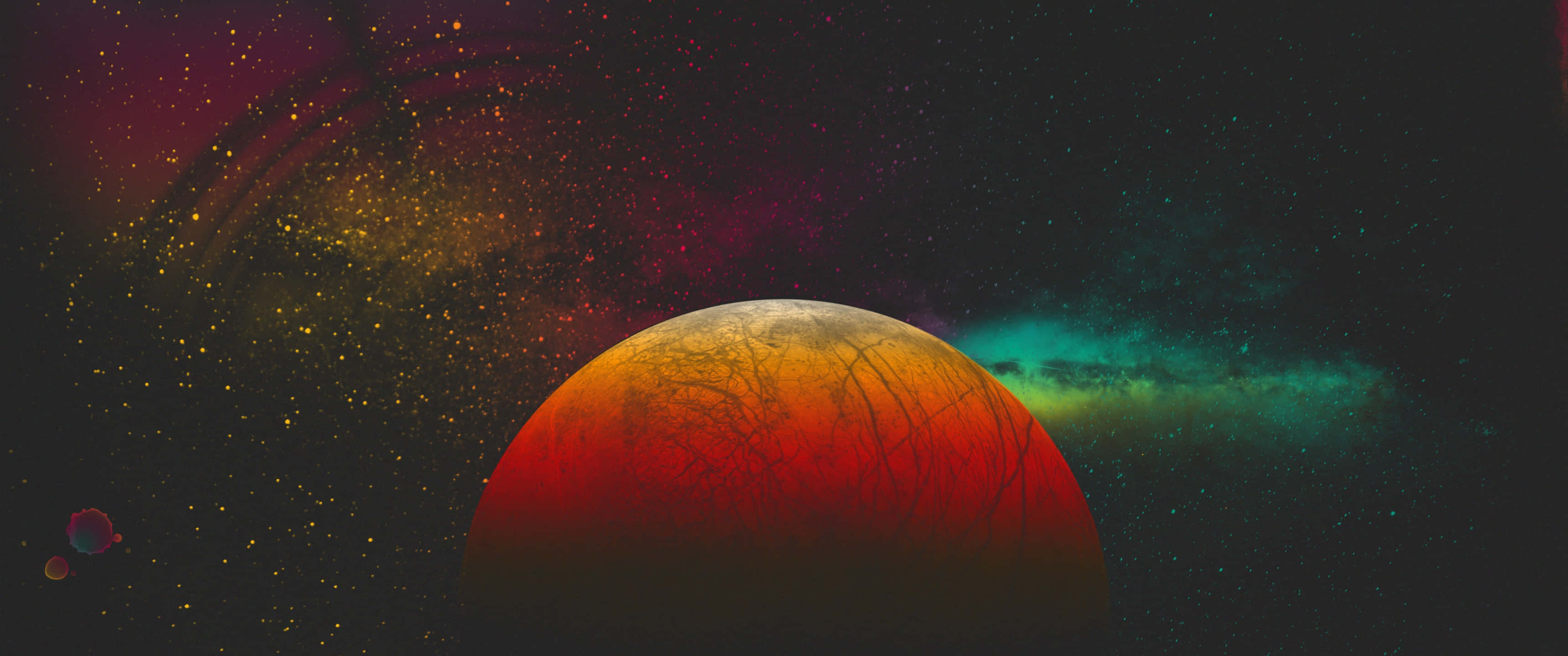 桌布 壁紙 — 一顆充滿活力的外星行星，帶有紅色和橙色色調，在點綴著青綠色星雲的星空宇宙背景下閃耀。