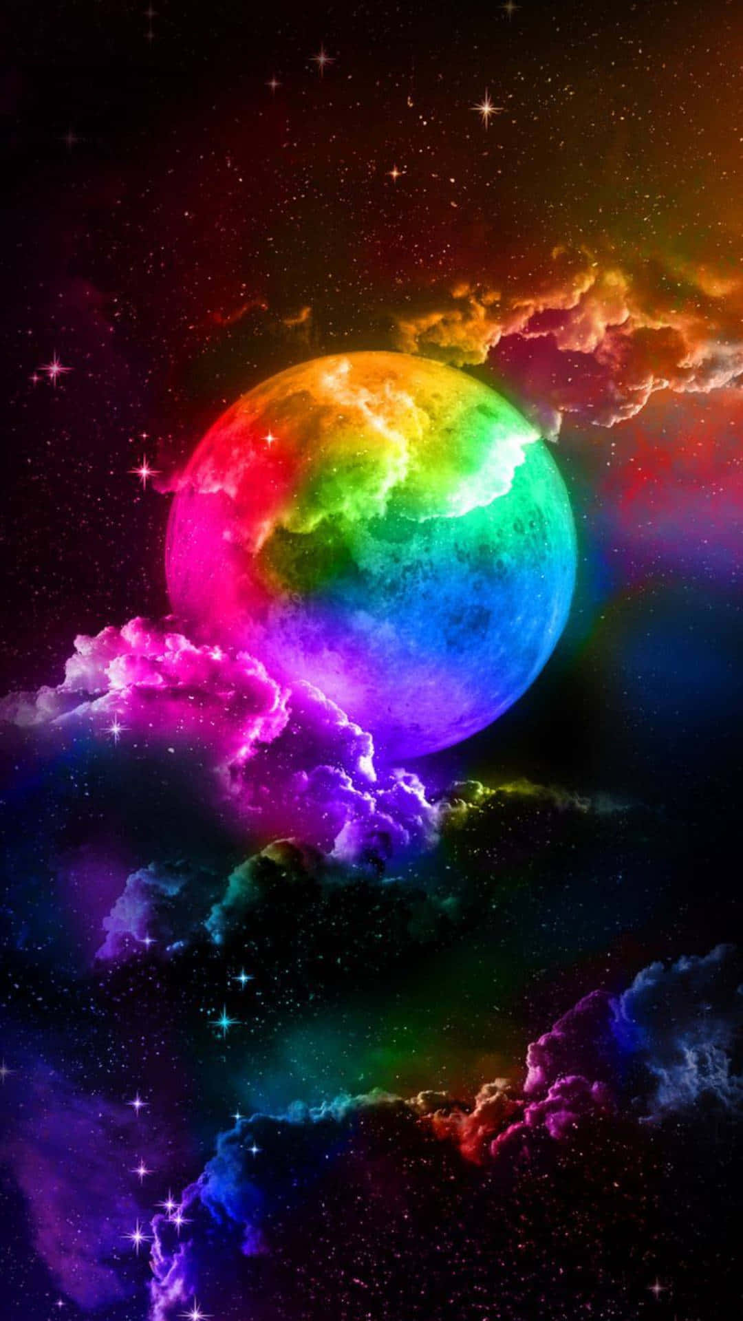 Galaxy Rainbow 桌布 壁紙 — 一顆充滿活力的彩虹行星漂浮在旋轉的宇宙雲和閃爍的星星之間，構成生動的太空場景。