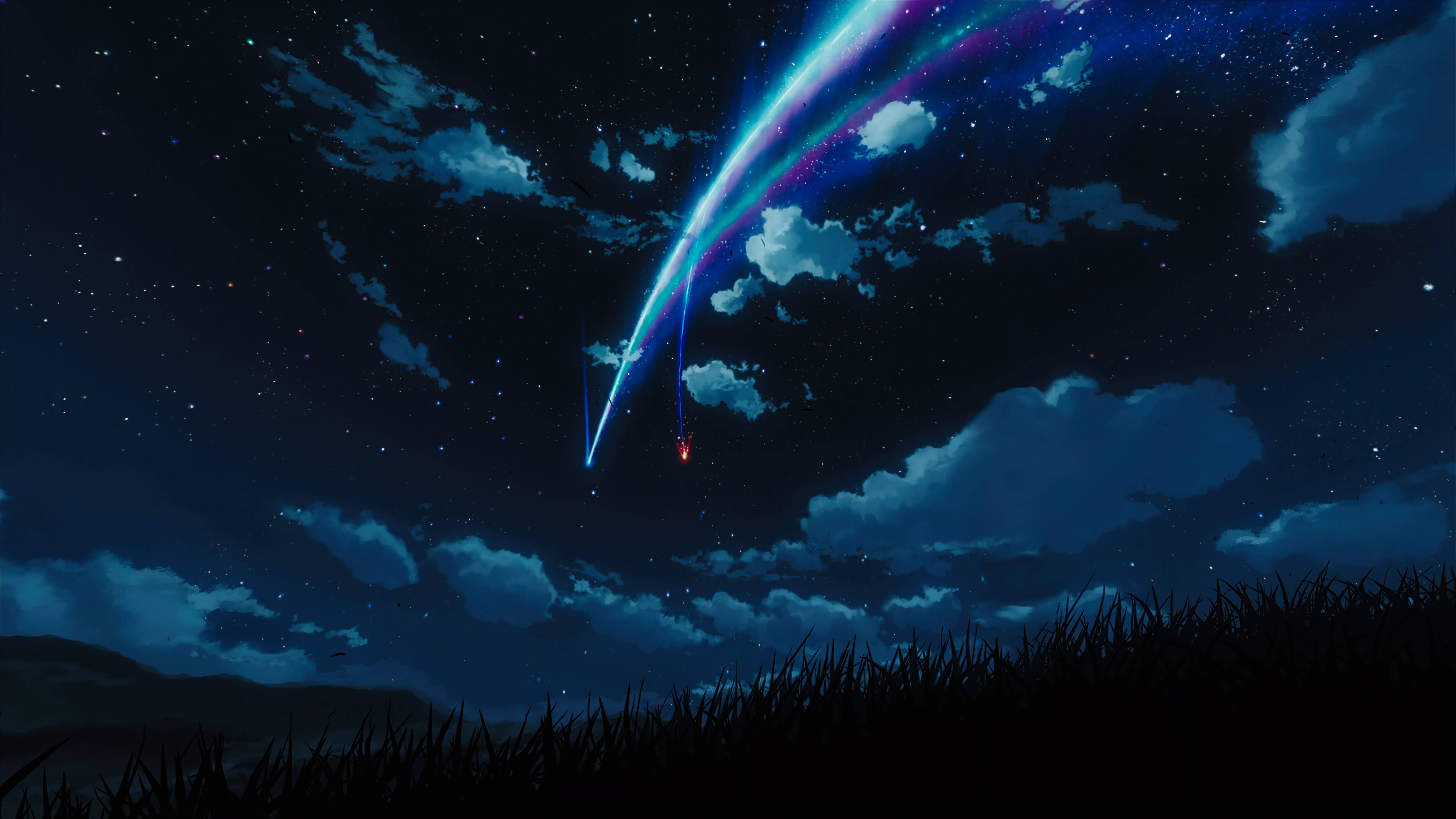 Your Name 桌布 壁紙 — 一顆充滿活力的流星劃過深藍色雲層下草地上方的星空夜空。