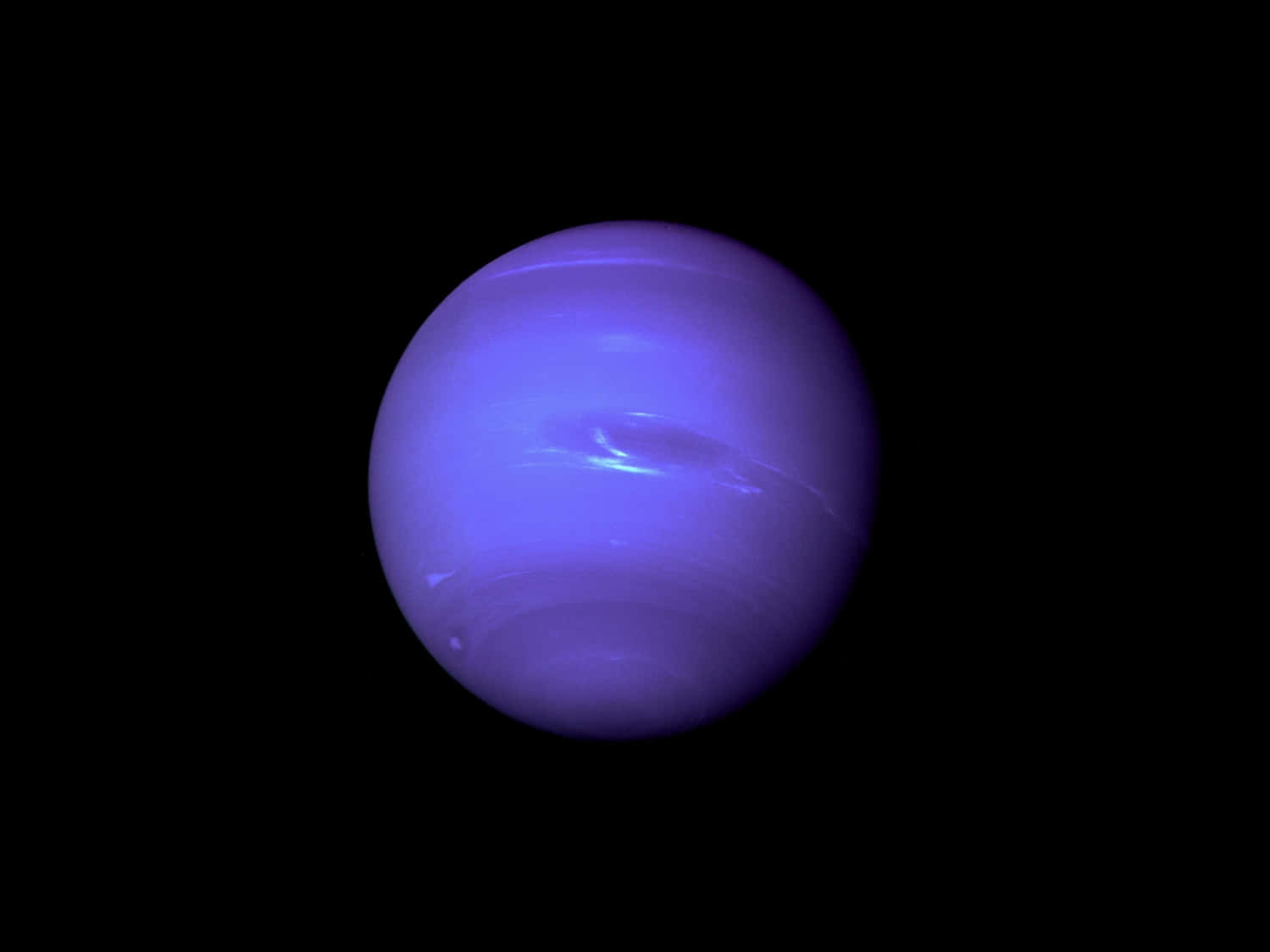 Uranus 桌布 壁紙 — 一顆帶有漩渦狀條紋的鮮豔紫色行星，在太空的黑暗中柔和發光。