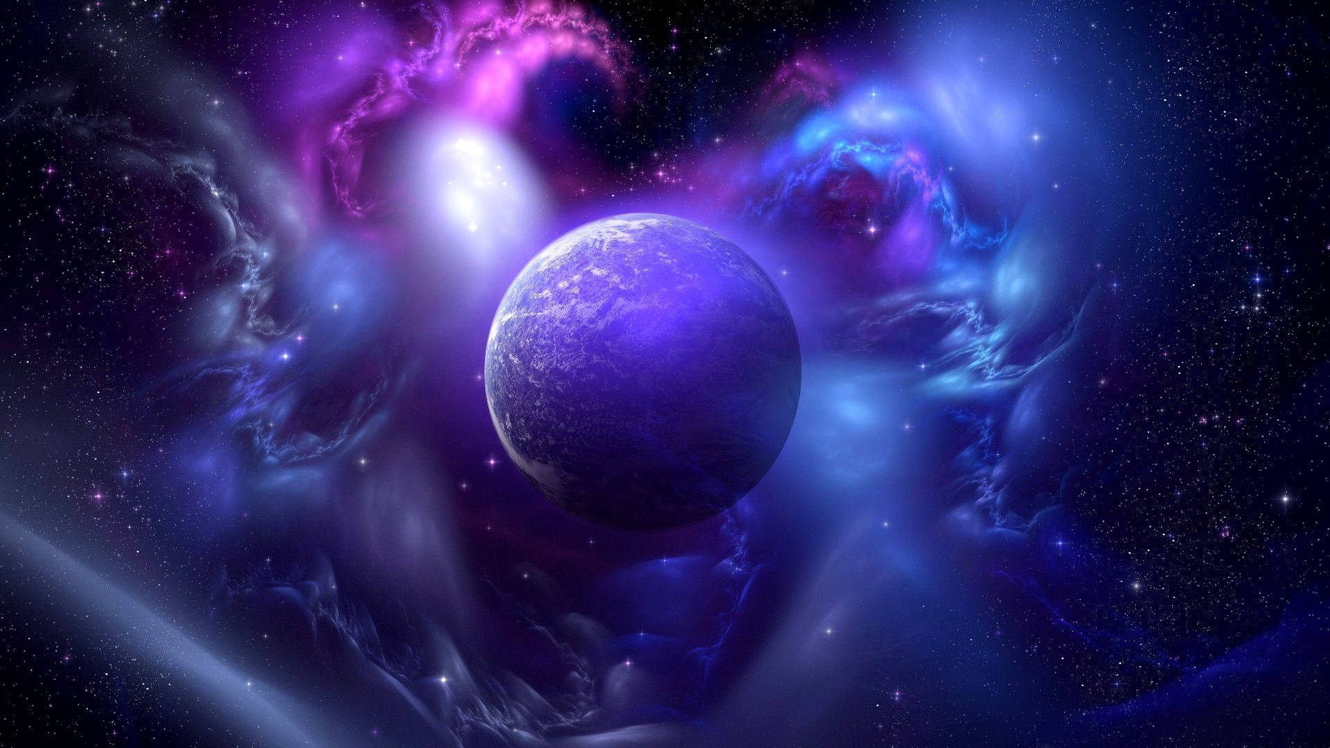 Stars 桌布 壁紙 — 一顆發光的紫色行星漂浮在藍色和紫色的旋轉宇宙星雲中，在繁星點點的夜空下。