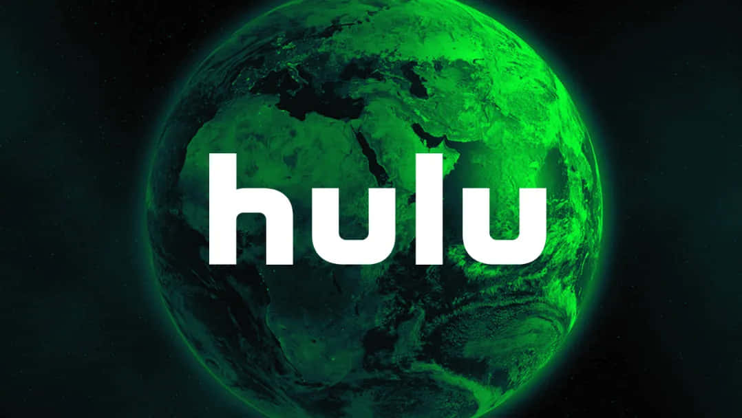 Hulu 桌布 壁紙 — 一顆發光的綠色地球，中央有粗體白色字母「hulu」一詞，背景是黑暗的星空。