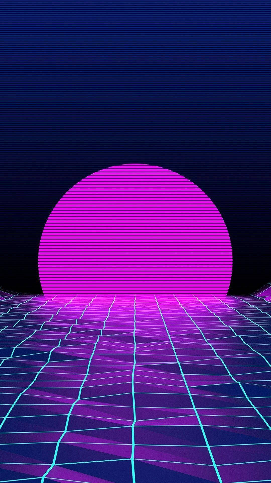 Vaporwave 桌布 壁紙 — 一顆霓虹粉紅色的太陽在發光的網格地板上方升起，背景是深藍色天空的復古未來主義數位景觀。