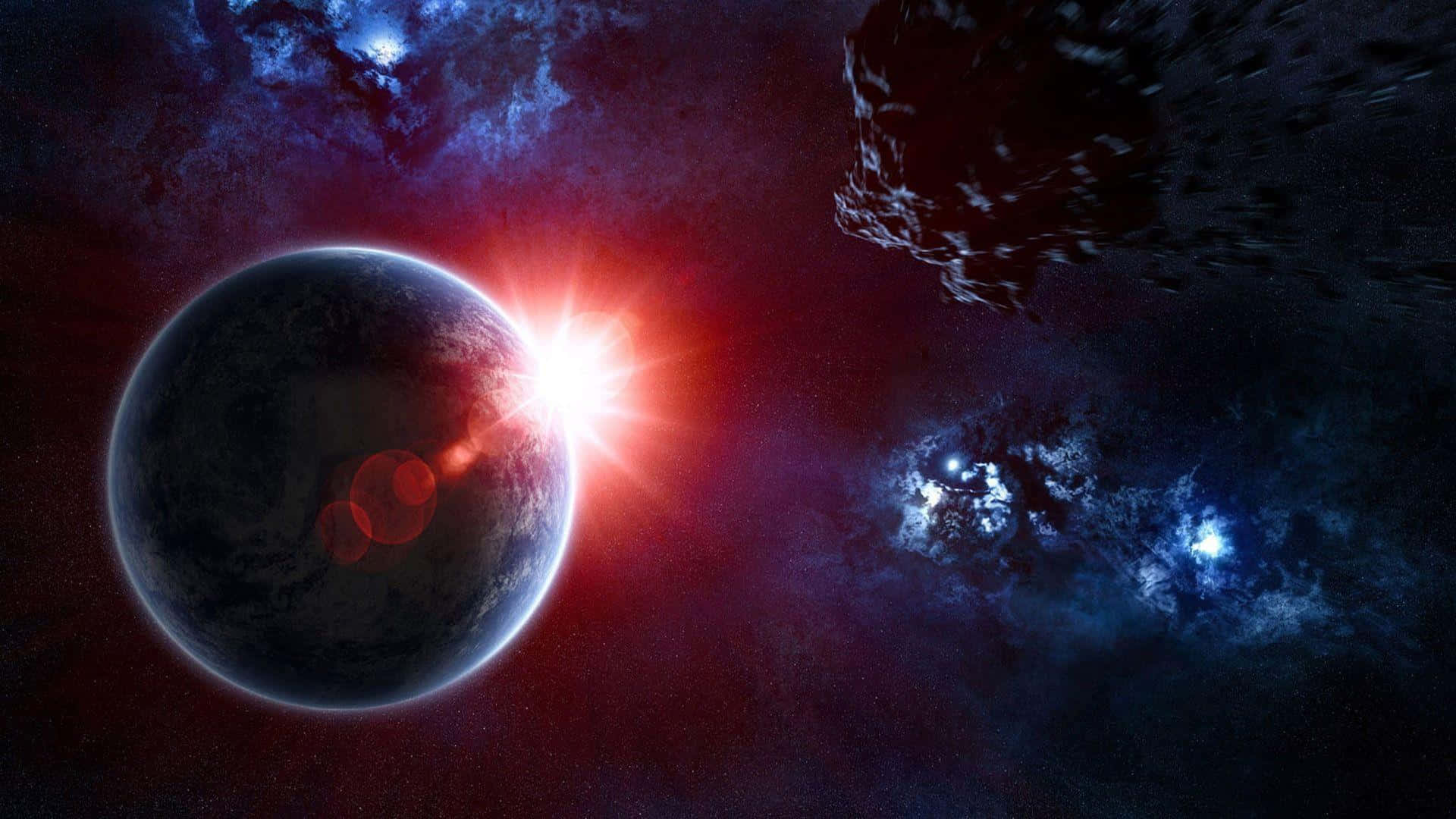 史詩 桌布 壁紙 — 一顆黑暗行星圍繞著一顆熾熱的紅色恆星運行，附近有發光的星雲和一顆鋸齒狀的小行星漂流。