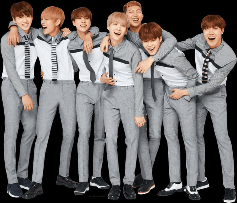 BTS 桌布 壁紙 — 七位微笑的年輕男士穿著相配的灰色西裝，在黑色背景前緊密地笑著擺姿勢。
