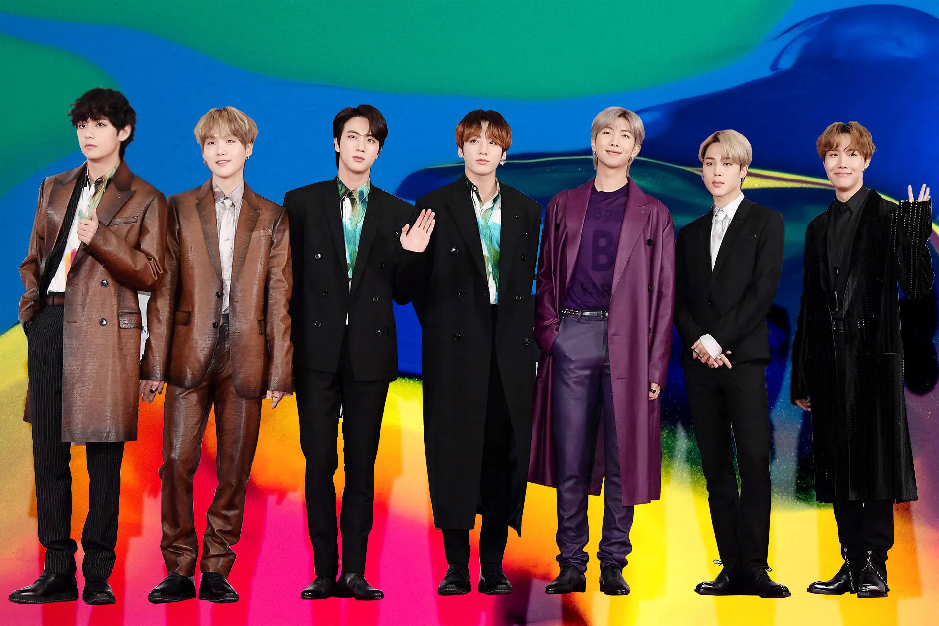 bts 2021 desktop 桌布 壁紙 — 七位時尚男士身穿訂製西裝，在充滿活力的抽象彩虹背景前自信地擺姿勢。