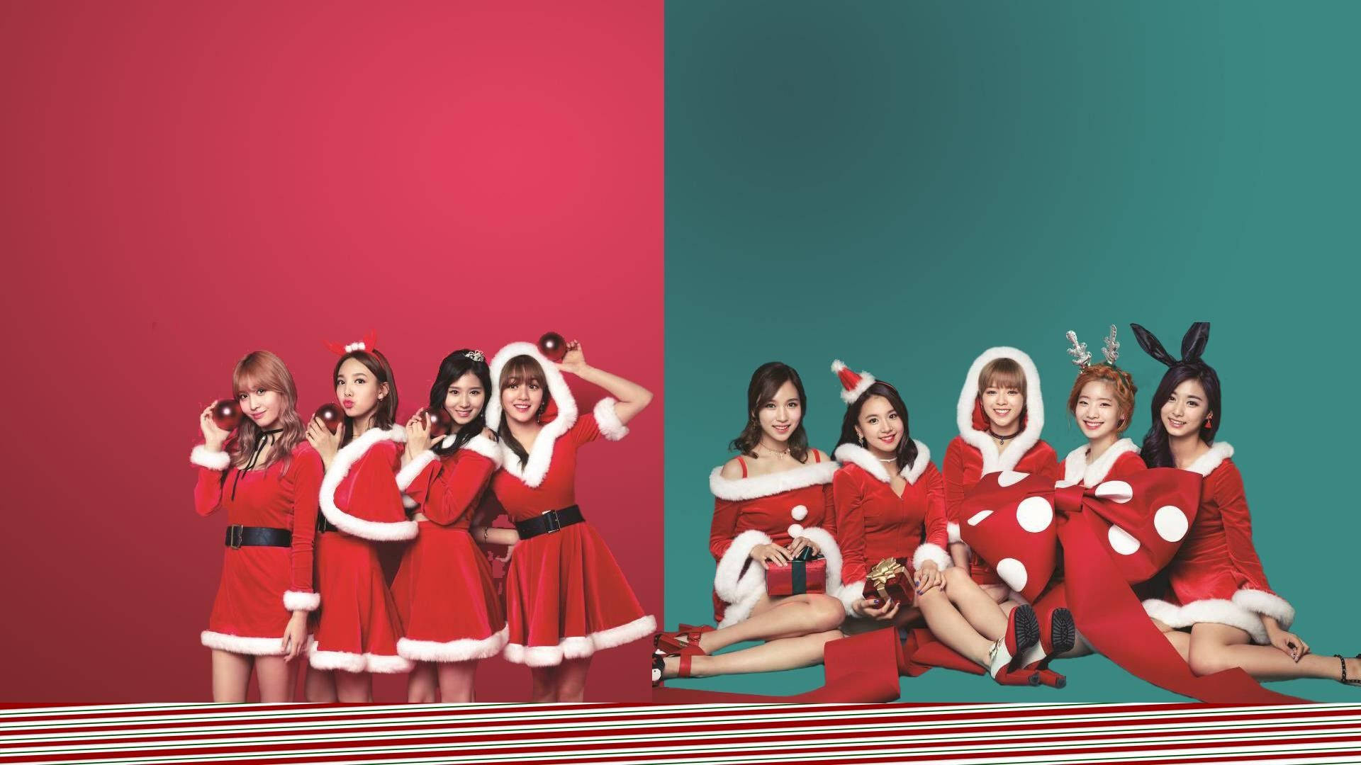 twice 桌布 壁紙 — 七名女性身穿節日紅色聖誕老人服裝，在帶有糖果杖邊飾的紅青色分割背景前愉快地擺姿勢。