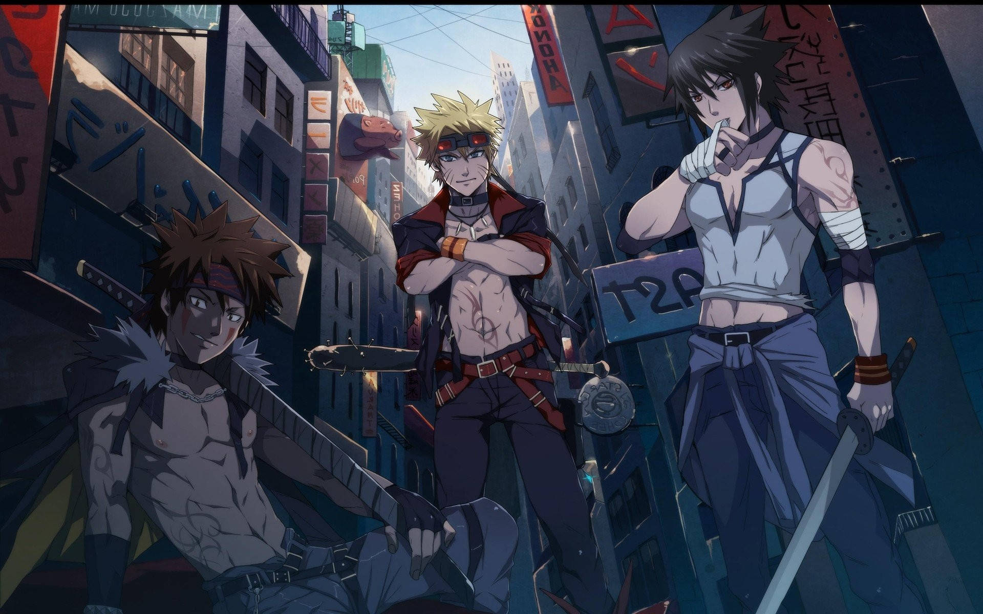 Naruto And Sasuke 桌布 壁紙 — 三位動漫戰士挑釁地站在霓虹燈閃爍的都市小巷中，四周是高聳的建築物和發光的招牌。