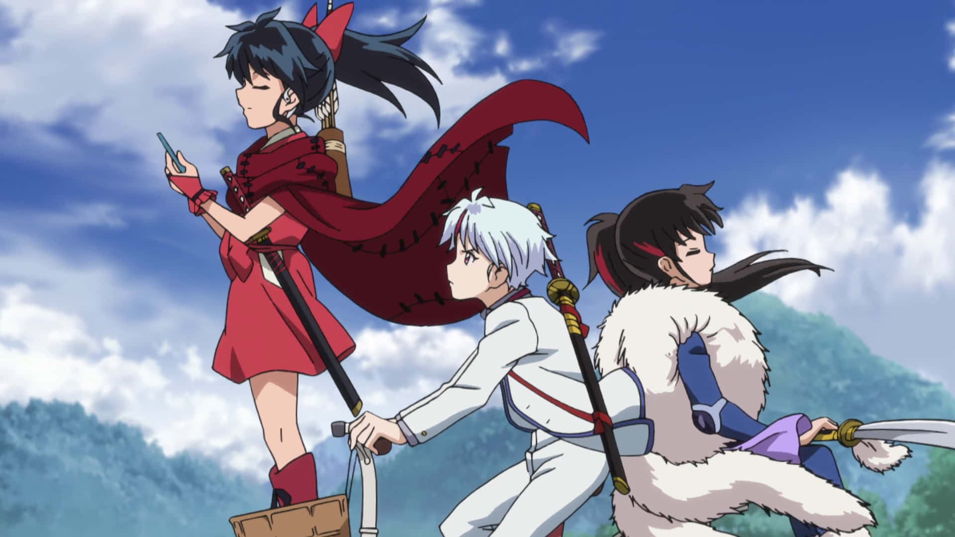 Setsuna 桌布 壁紙 — 三位動漫戰士騎著腳踏車穿過明亮的藍天，天空有 fluffy 雲朵，下方是綠色山丘。
