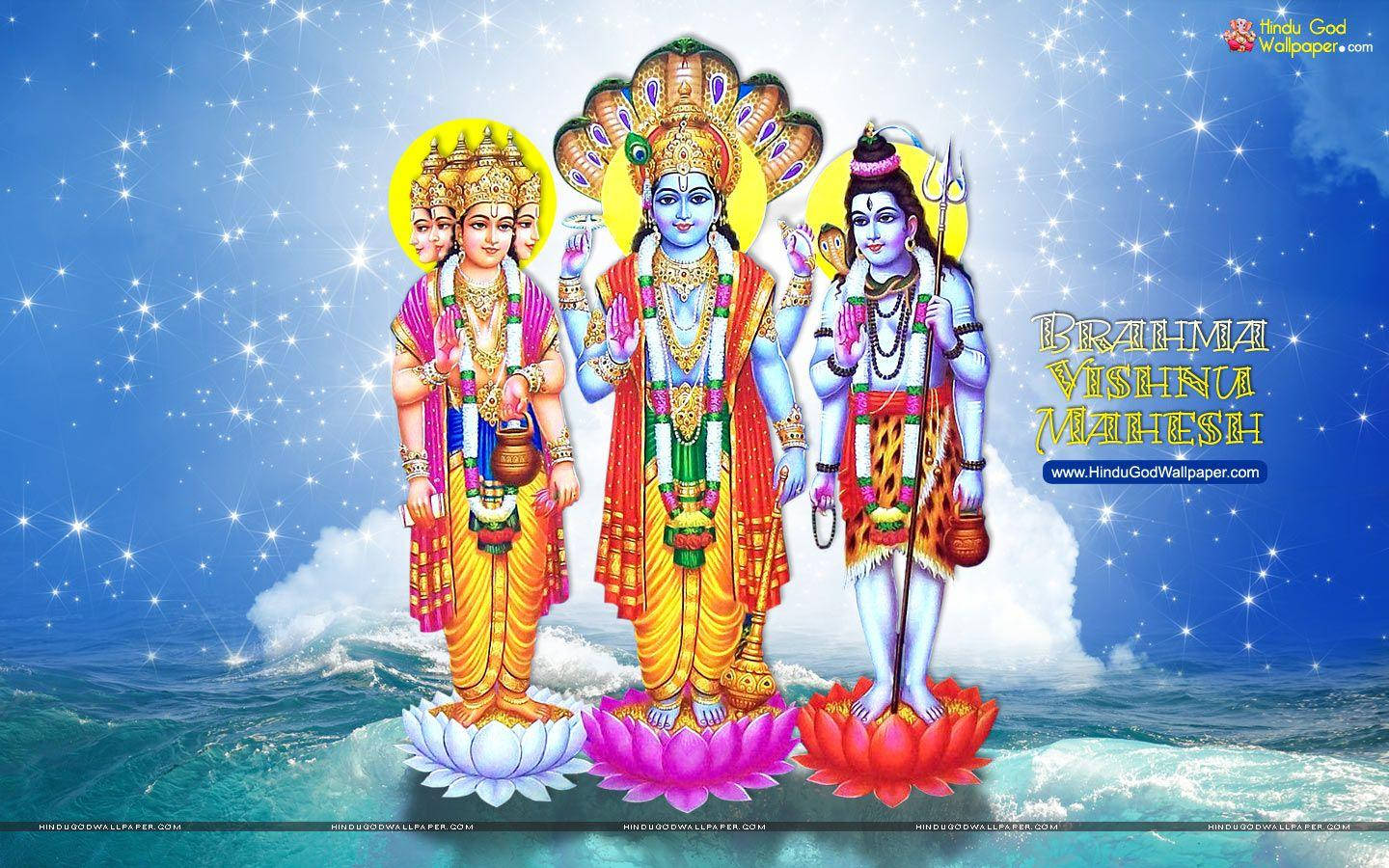 jai shri ram 桌布 壁紙 — 三位印度教神祇梵天、毗濕奴、濕婆站在蓮花上，周圍是閃爍的星星和海洋波浪。