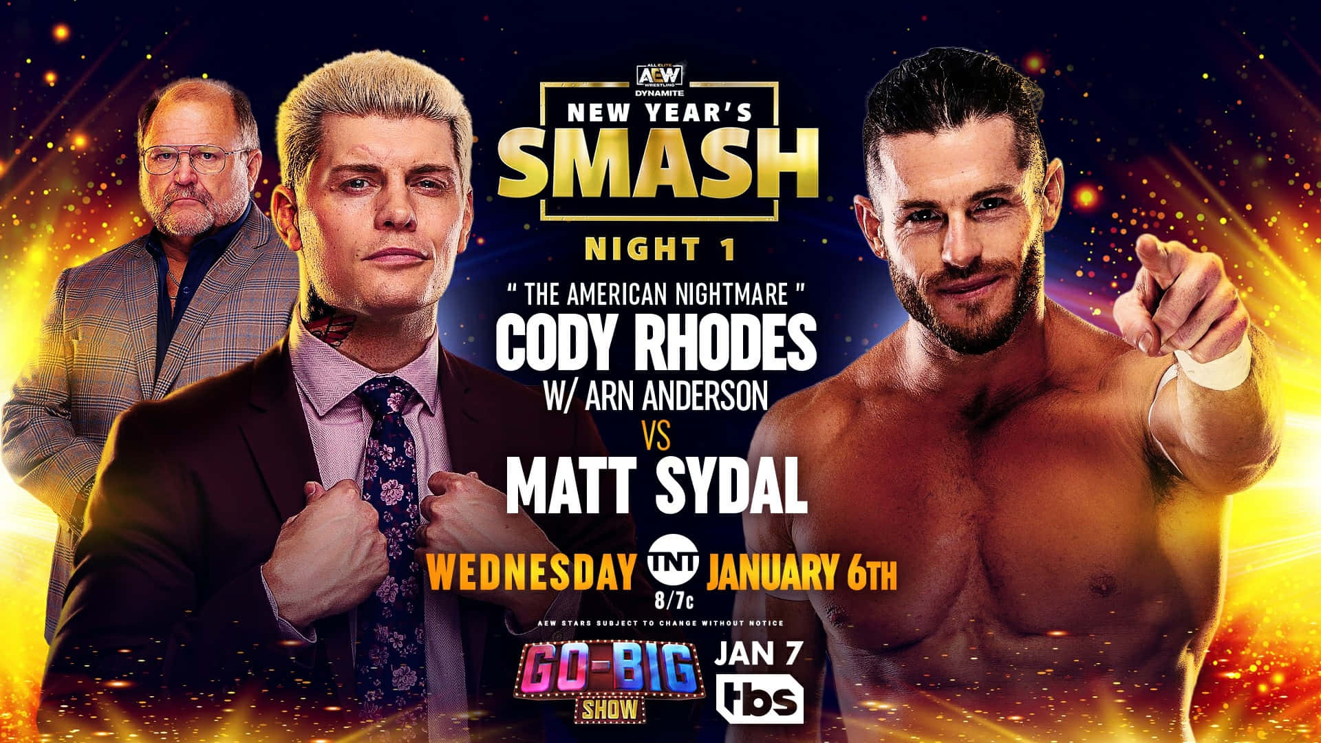 Cody Rhodes 桌布 壁紙 — 三位摔角手在閃爍的金色和紫色活動背景前擺出戲劇性的姿勢，為AEW New Year's Smash Night 1造勢。