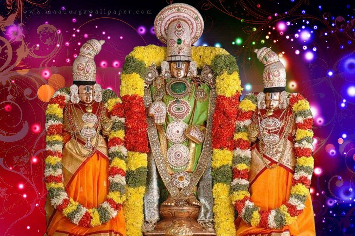 Lord Shiva 桌布 壁紙 — 三位裝飾華麗的印度教神祇，佩戴著鮮豔的花環和鑲有寶石的皇冠，站在閃爍的宇宙背景前。