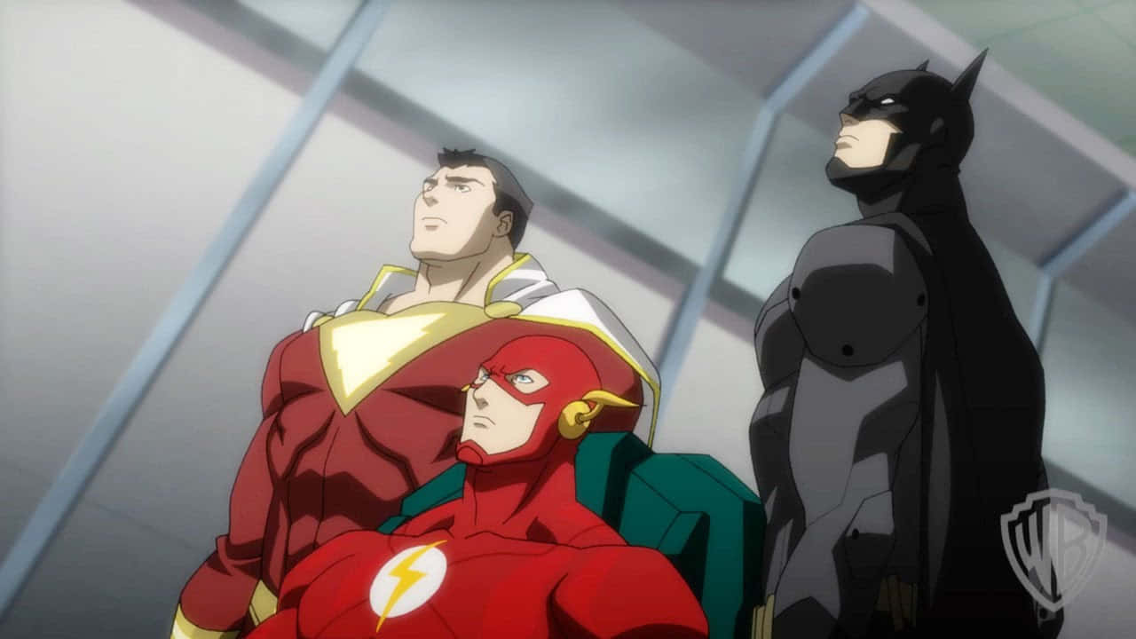 Justice League Throne Of Atlantis 桌布 壁紙 — 三位超級英雄站在現代玻璃牆房間中：蝙蝠俠身穿黑色，閃電俠身穿紅色，沙贊身穿紅色和金色。