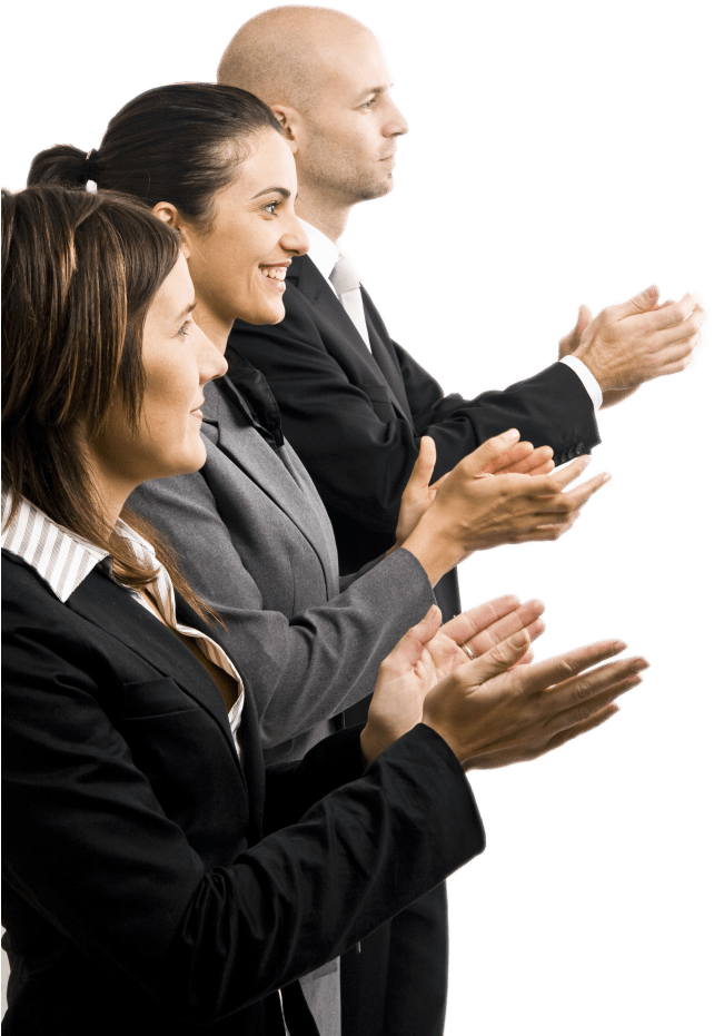Clapping 桌布 壁紙 — 三位身穿西裝的商業專業人士在純黑色背景前熱情鼓掌。
