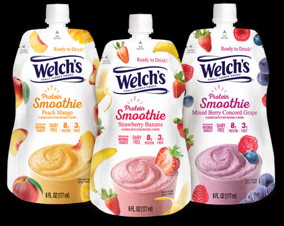 Fruit Juice 桌布 壁紙 — 三個 Welch's 蛋白質冰沙袋，有蜜桃芒果草莓香蕉和綜合莓果康科德葡萄口味，展示在黑色背景上。