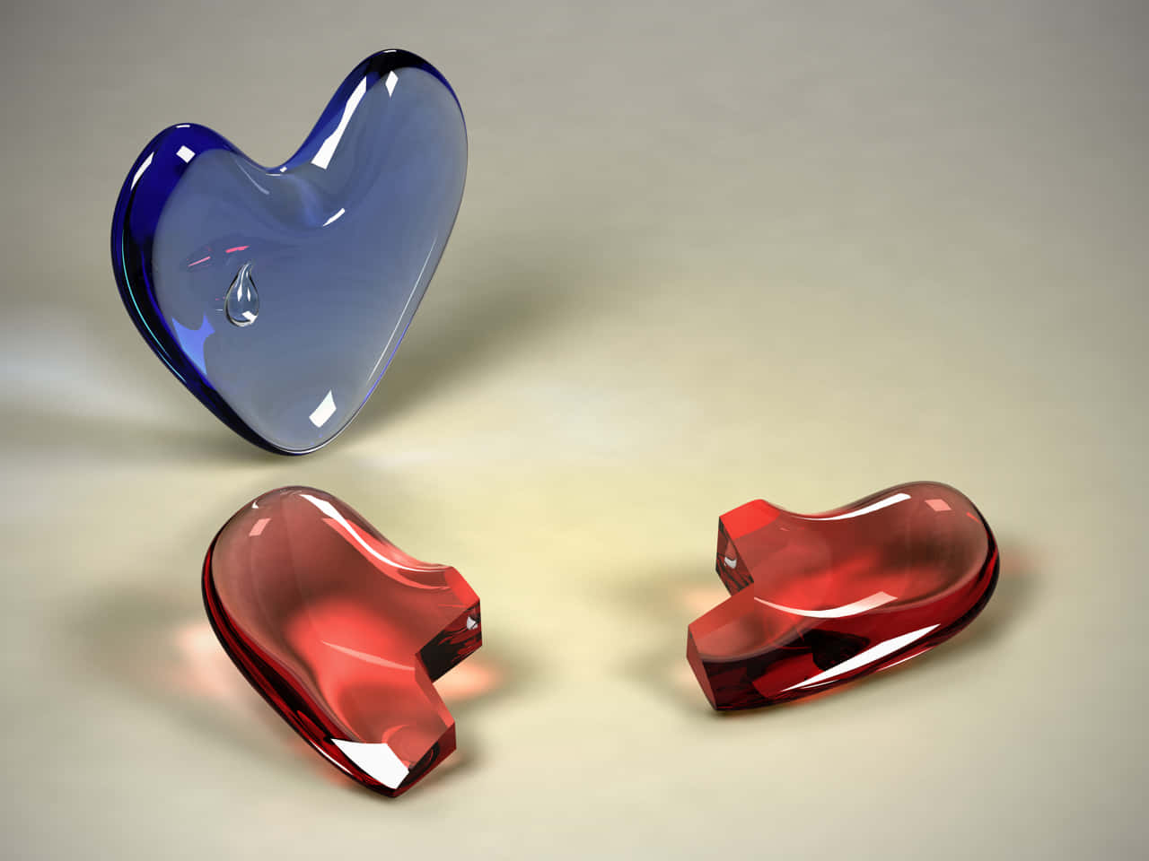 3d Heart 桌布 壁紙 — 三個光滑玻璃心形物體，一個藍色，一個紅色，一個破碎的紅色，放在中性表面上。