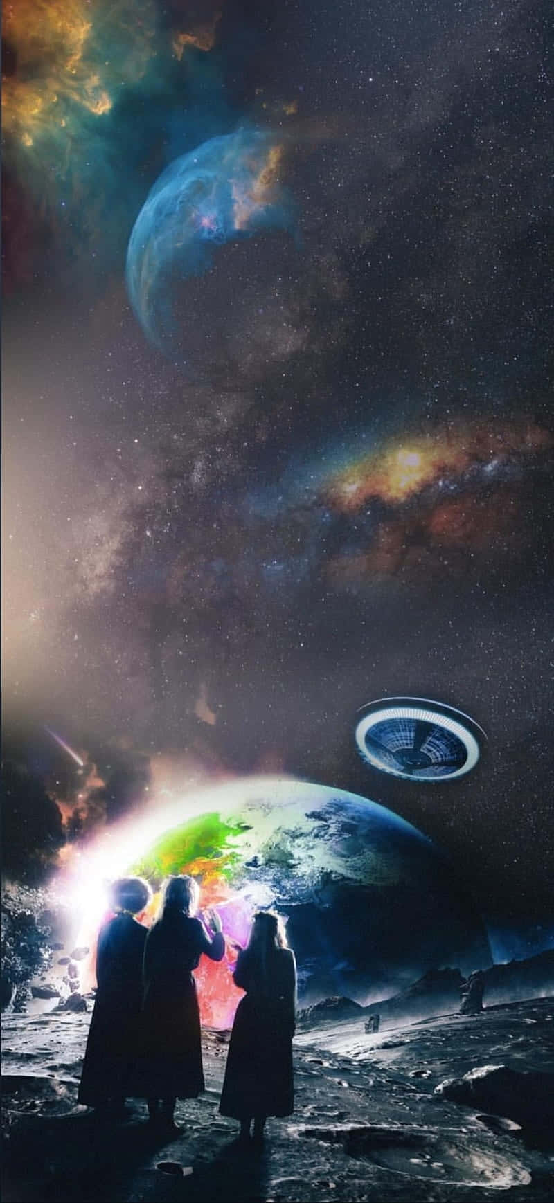 Lil Uzi Album 桌布 壁紙 — 三個剪影人物仰望一個充滿活力的宇宙場景，其中有發光的行星和一個在星雲背景下盤旋的UFO。