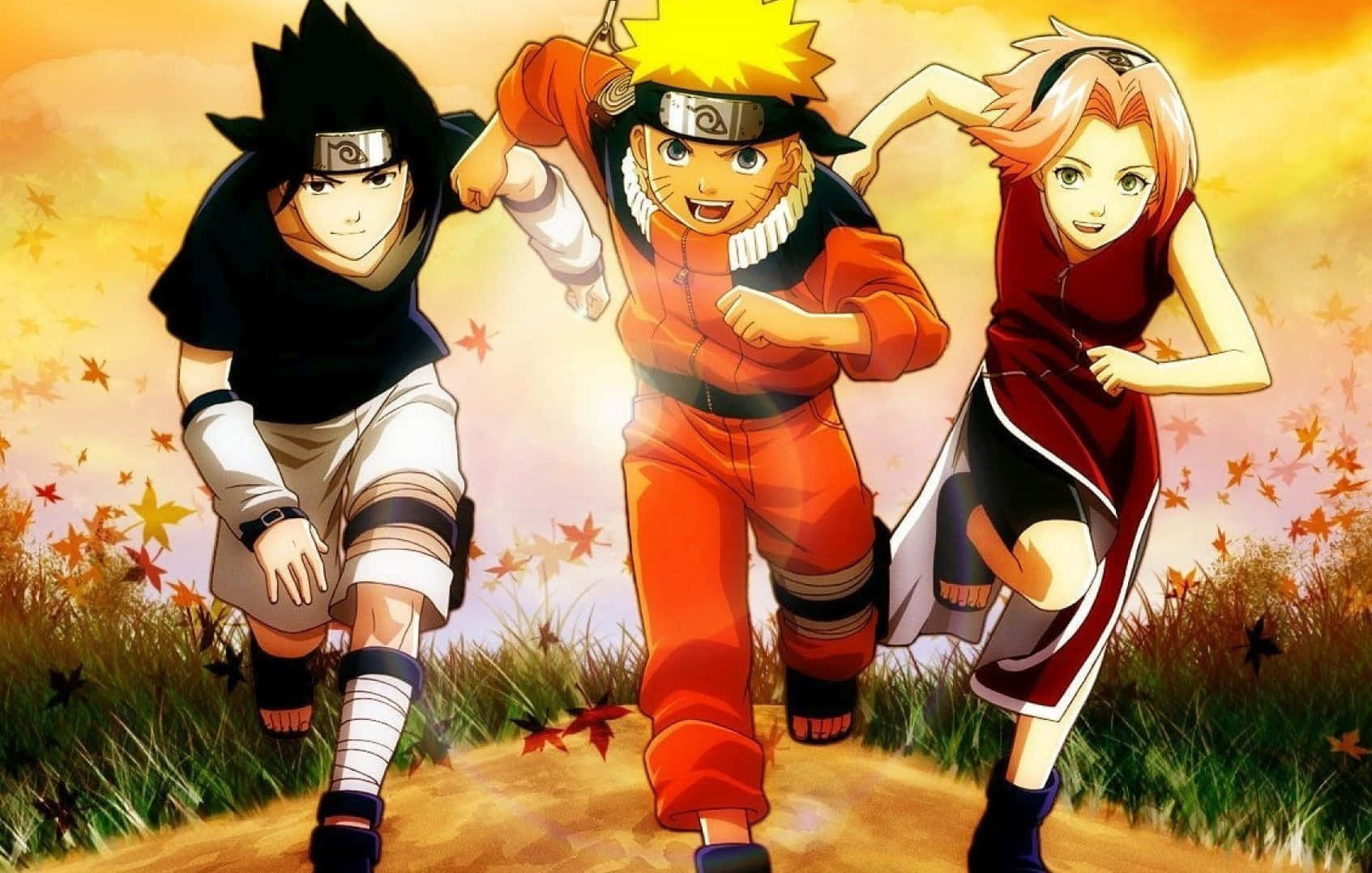 sasuke uchiha 桌布 壁紙 — 三個動漫角色在溫暖的金色天空下，充滿活力地跑過秋天的落葉田野。