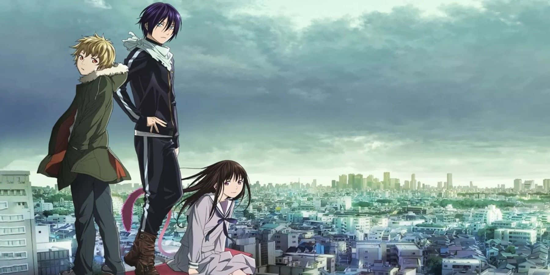 Noragami 桌布 壁紙 — 三個動漫角色站在屋頂上，俯瞰著陰沉多雲天空下廣闊的城市景觀。
