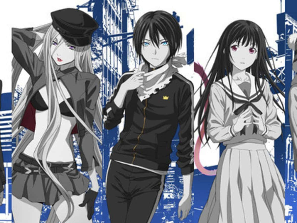 Noragami 桌布 壁紙 — 三個動漫角色站在風格化的藍色城市背景前，帶有粗獷的圖形線條和柔和的色調。