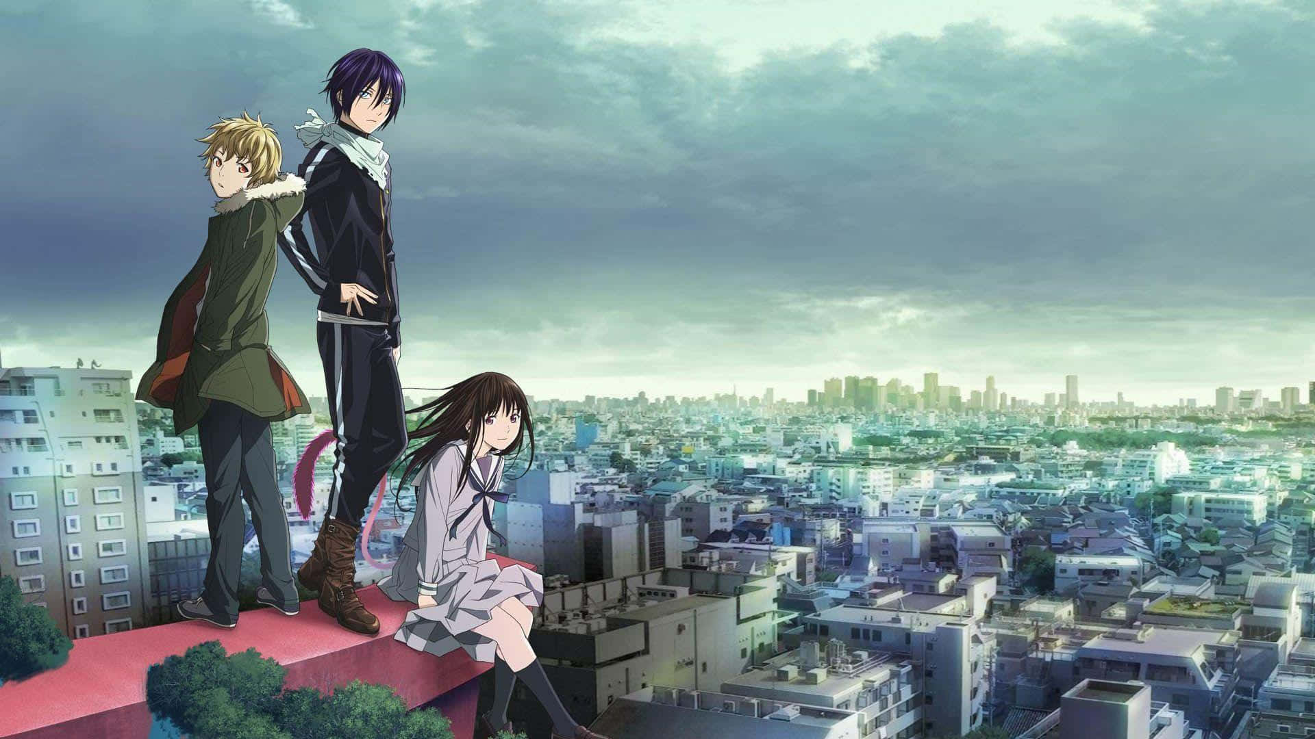Noragami 桌布 壁紙 — 三個動漫青少年站在屋頂上，俯瞰著陰天天空下廣闊的城市景觀。