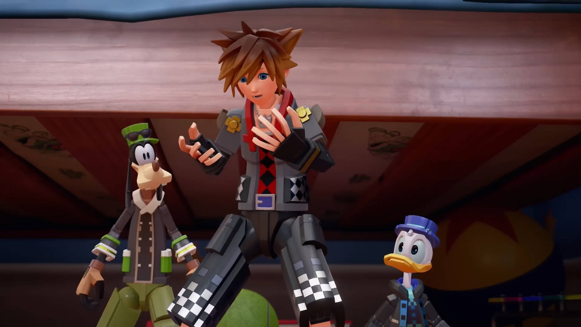 Kingdom Hearts 3 桌布 壁紙 — 三個動畫角色一起站在一個風格化的室內環境中，有木樑和色彩繽紛的裝飾。