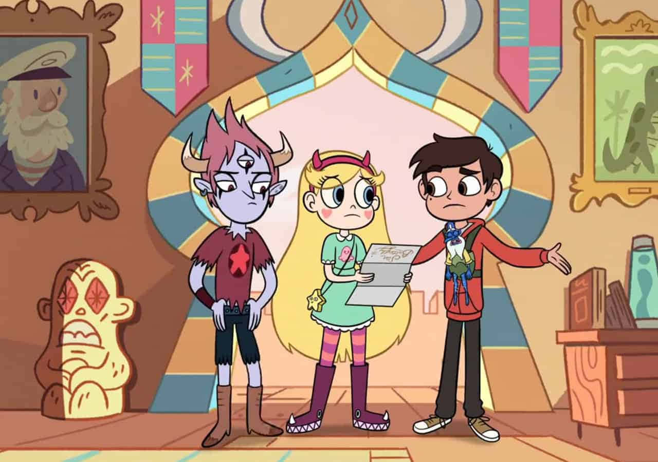 Star Vs The Forces Of Evil 桌布 壁紙 — 三個動畫角色站在一個色彩繽紛的房間裡，房間有華麗的拱門和帶框的肖像，看起來很擔心。