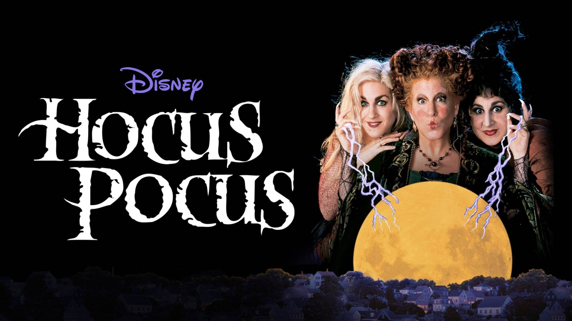 Hocus Pocus 桌布 壁紙 — 三個女巫姊妹在夜間對著郊區社區上空的滿月施放閃電咒語。