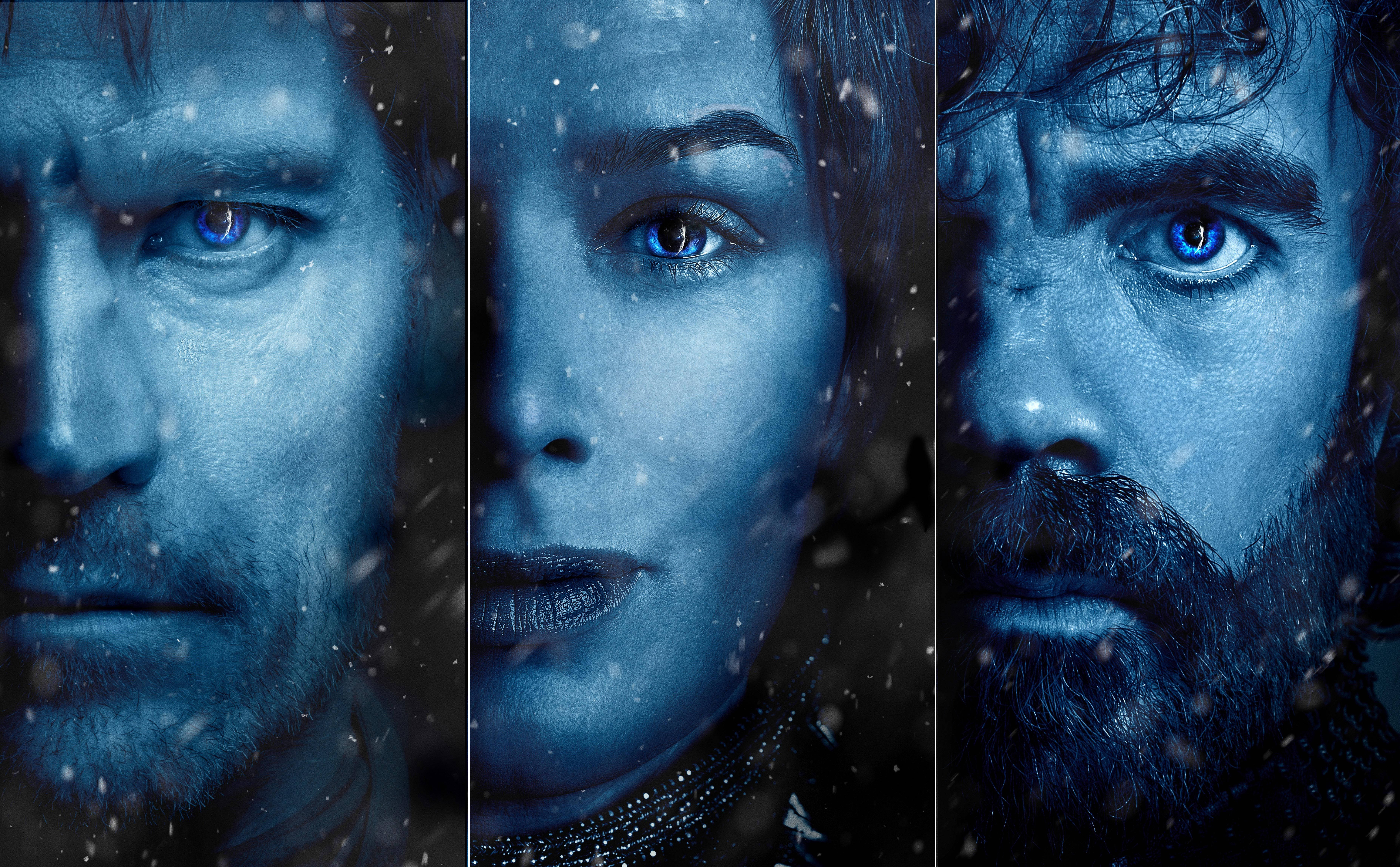 House Lannister 桌布 壁紙 — 三個強烈的特寫肖像，沐浴在冰冷的藍光中，飄落的雪花在他們堅定的臉龐周圍旋轉。