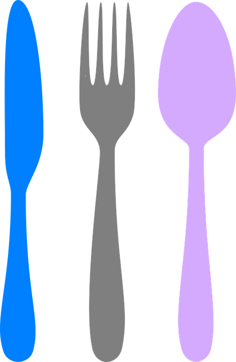 Fork And Spoon 桌布 壁紙 — 三個扁平餐具圖示：一把藍色刀、灰色叉和紫色湯匙垂直立在純黑背景上。