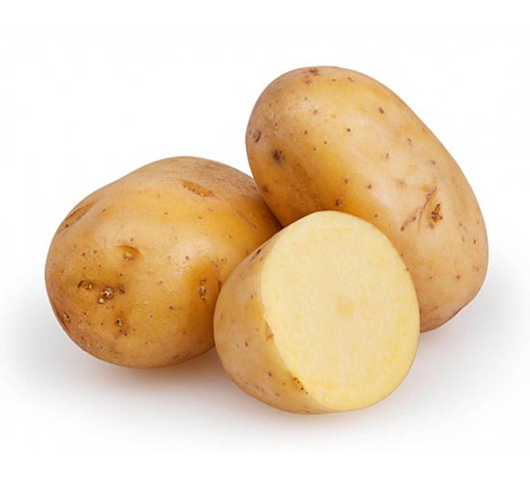 Potato 桌布 壁紙 — 三個新鮮的黃色馬鈴薯，其中一個切成兩半，露出淡黃色的內部，背景為純白色。