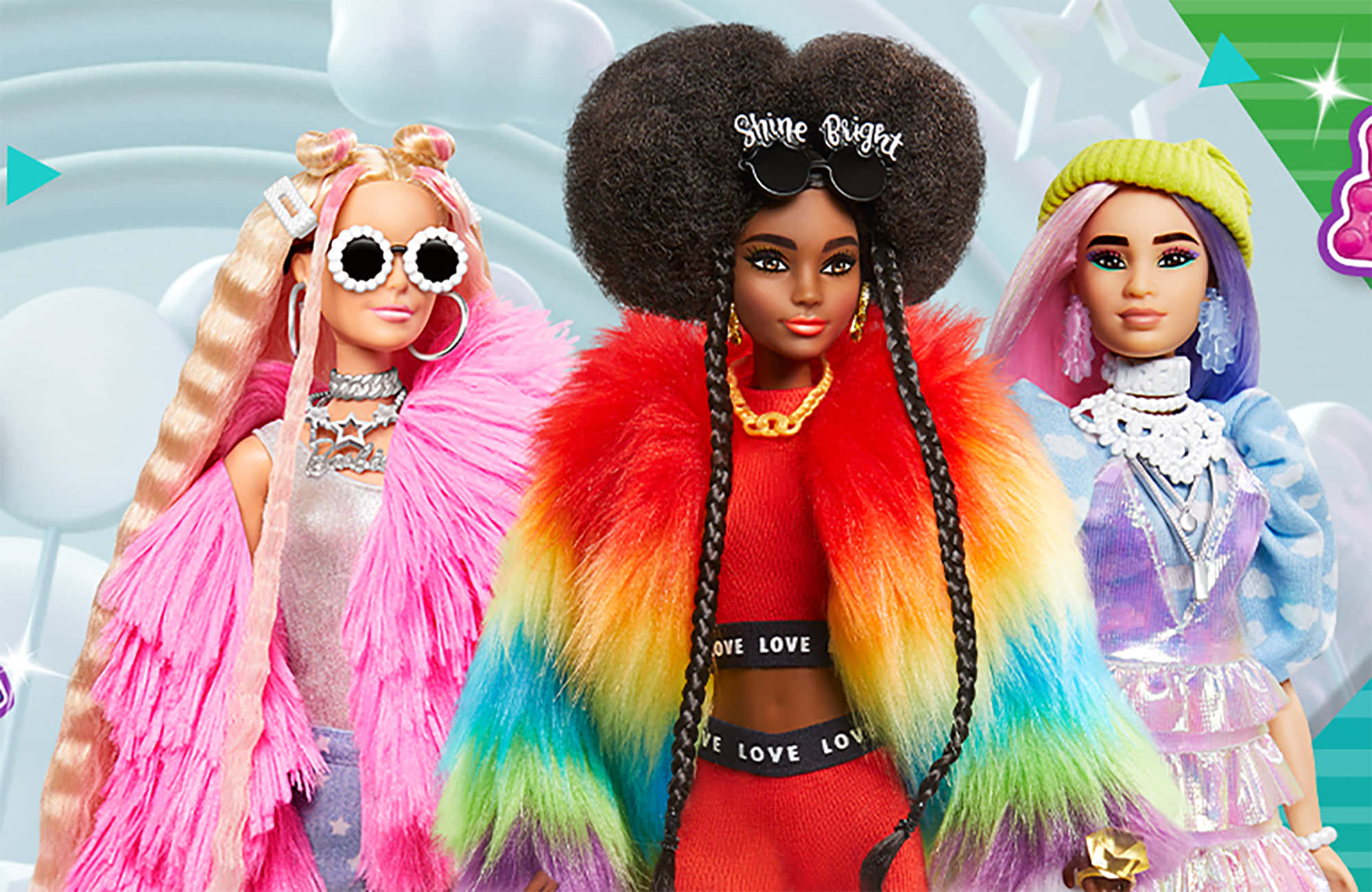 Barbie Doll 桌布 壁紙 — 三個時尚前衛的芭比娃娃穿著鮮豔的彩虹皮草大衣，在閃閃發光的幾何背景前擺姿勢。