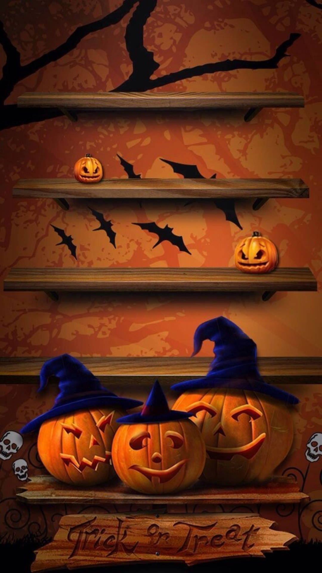 Halloween Aesthetic 桌布 壁紙 — 三個發光的南瓜燈戴著巫婆帽，坐在木架上，背景是橙色鬼魅壁紙，有蝙蝠和骷髏。