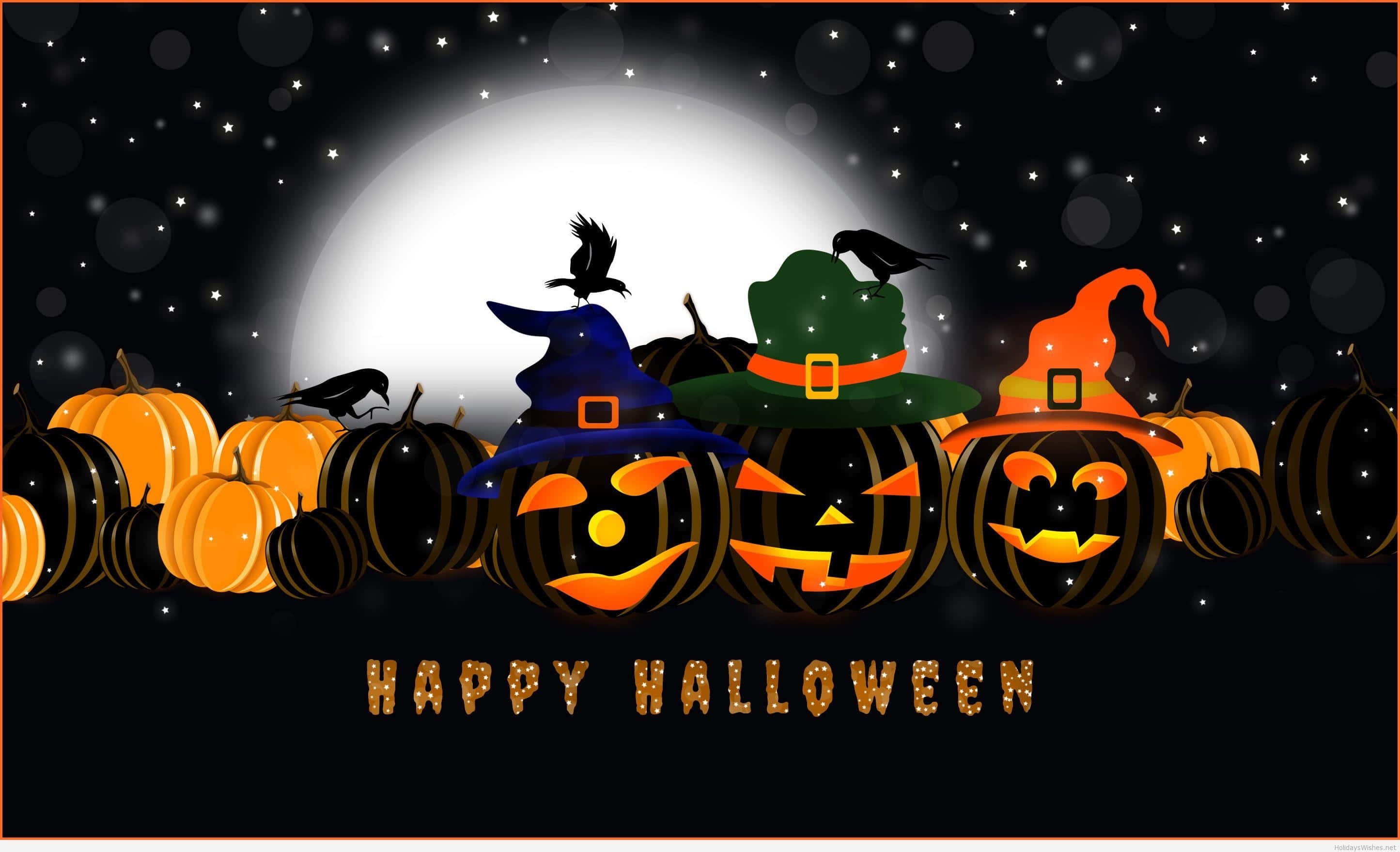 Happy Halloween 桌布 壁紙 — 三個發光的南瓜燈戴著巫婆帽，站在滿月下，烏鴉棲息在南瓜上。