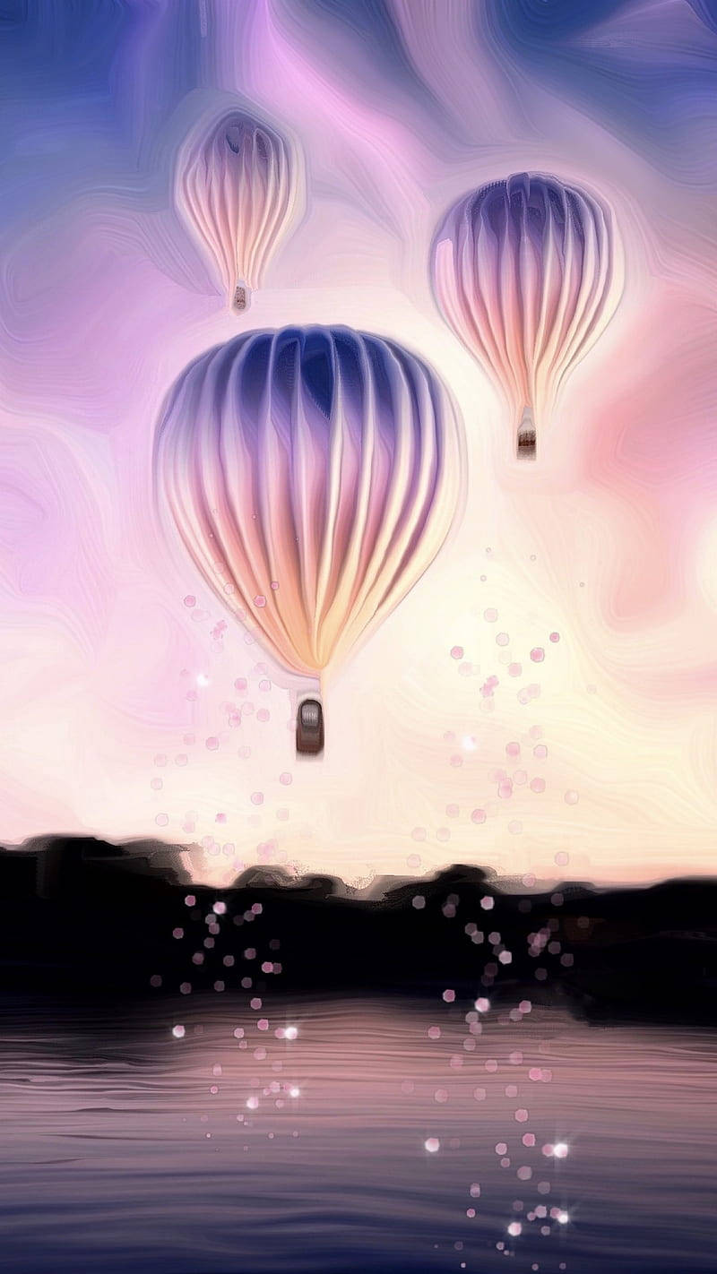 Hot Air Balloon 桌布 壁紙 — 三個發光的熱氣球在夢幻粉彩天空下，飄過閃爍的暮色湖泊。